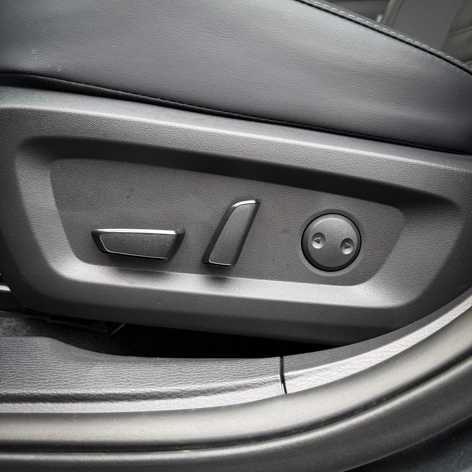 MITSUBISHI Outlander 2.4 PHEV Invite 4x4-image-11