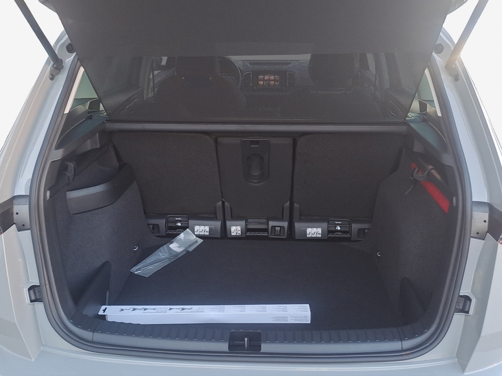 SKODA Karoq 1.5 TSI Selection-image-12
