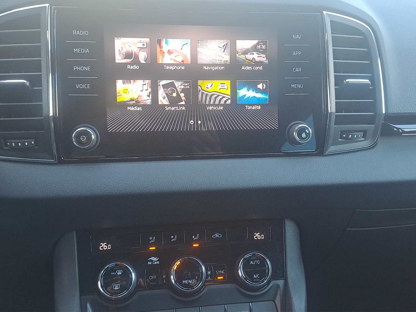 SKODA Karoq 1.5 TSI Selection-image-10
