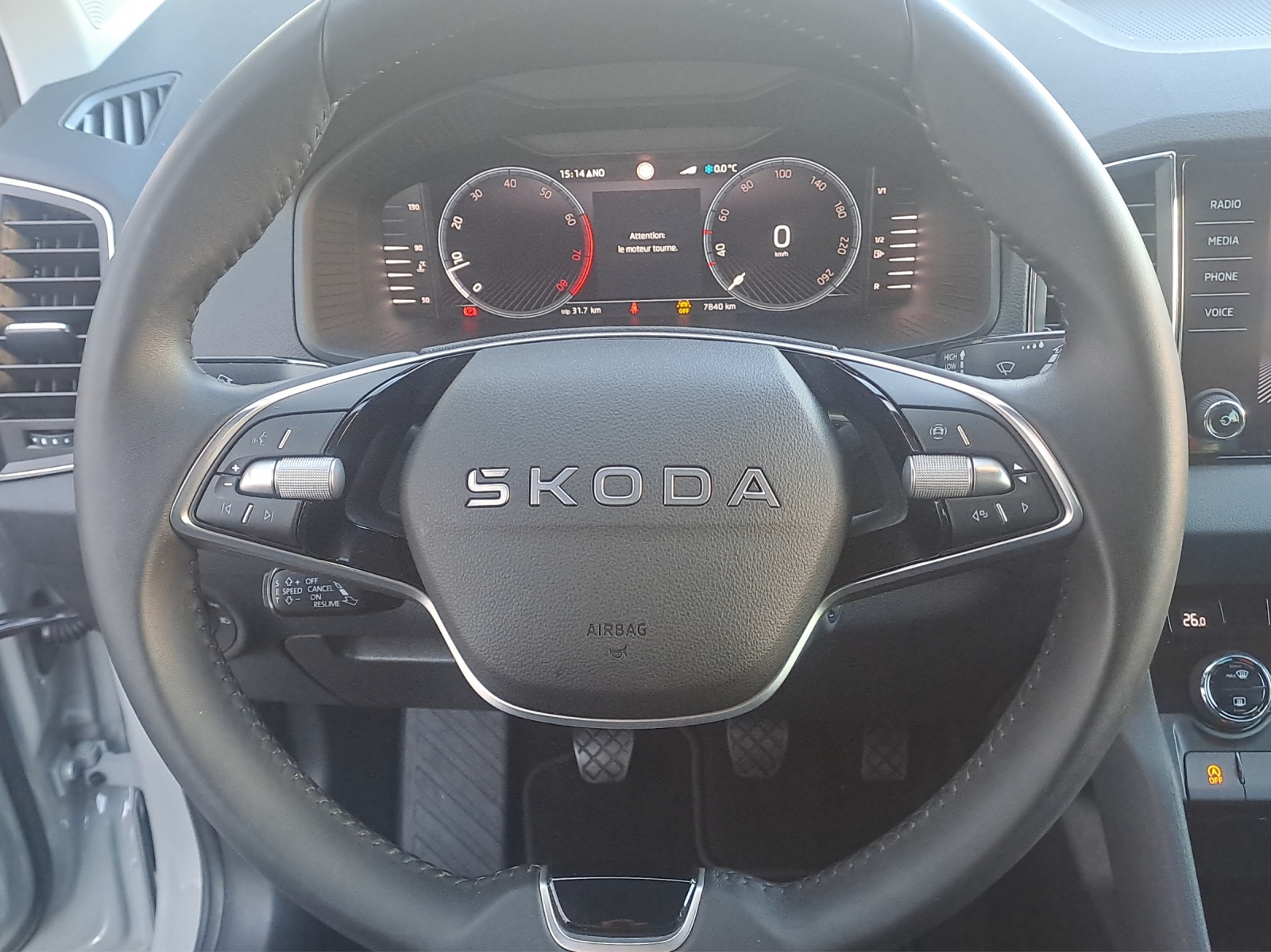 SKODA Karoq 1.5 TSI Selection-image-9