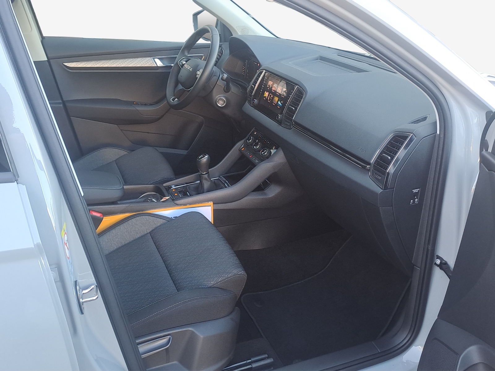 SKODA Karoq 1.5 TSI Selection-image-13