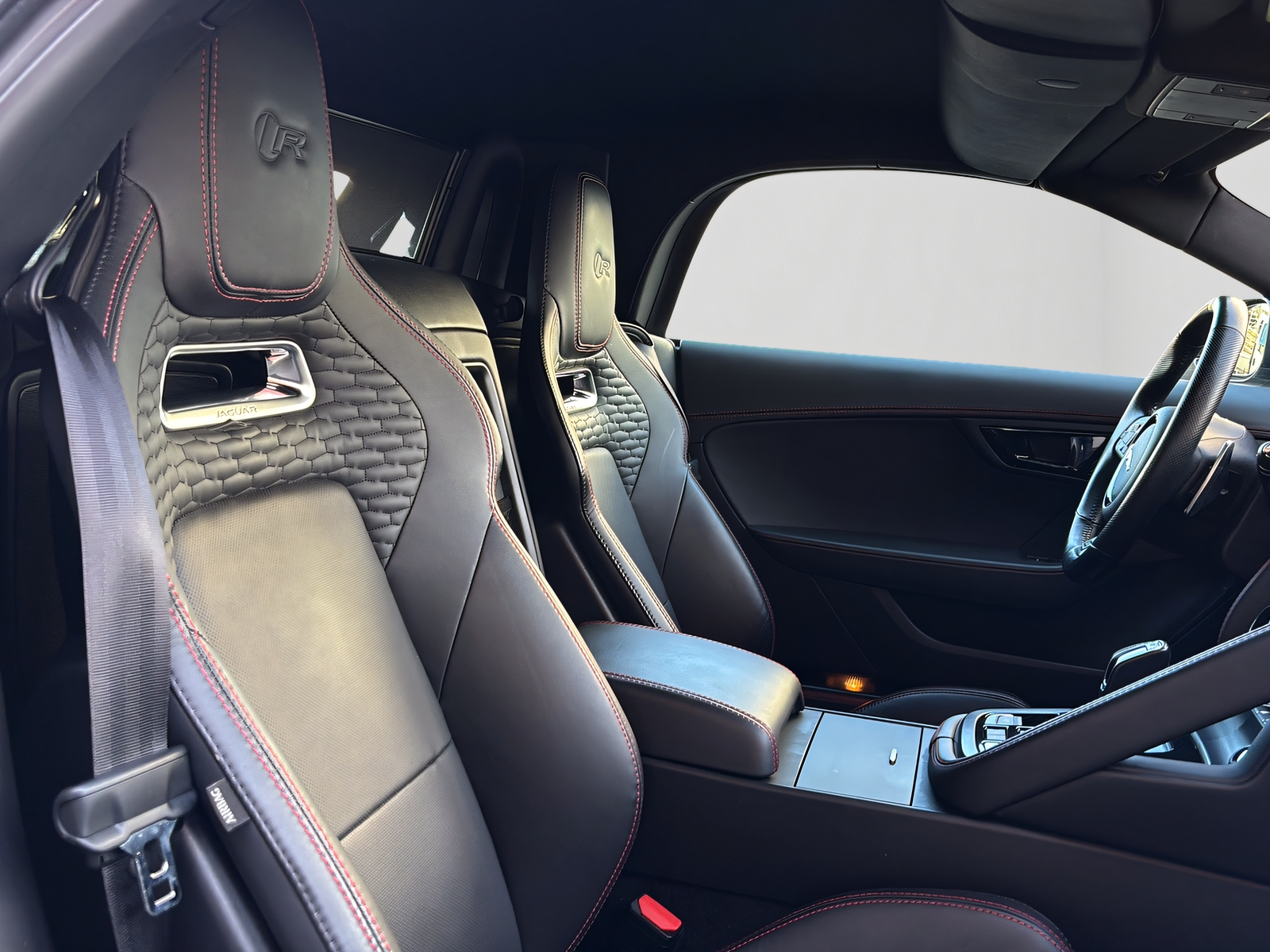 JAGUAR F-Type Convertible 5.0 V8 R AWD-image-16