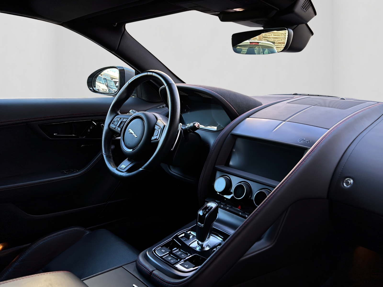 JAGUAR F-Type Convertible 5.0 V8 R AWD-image-10