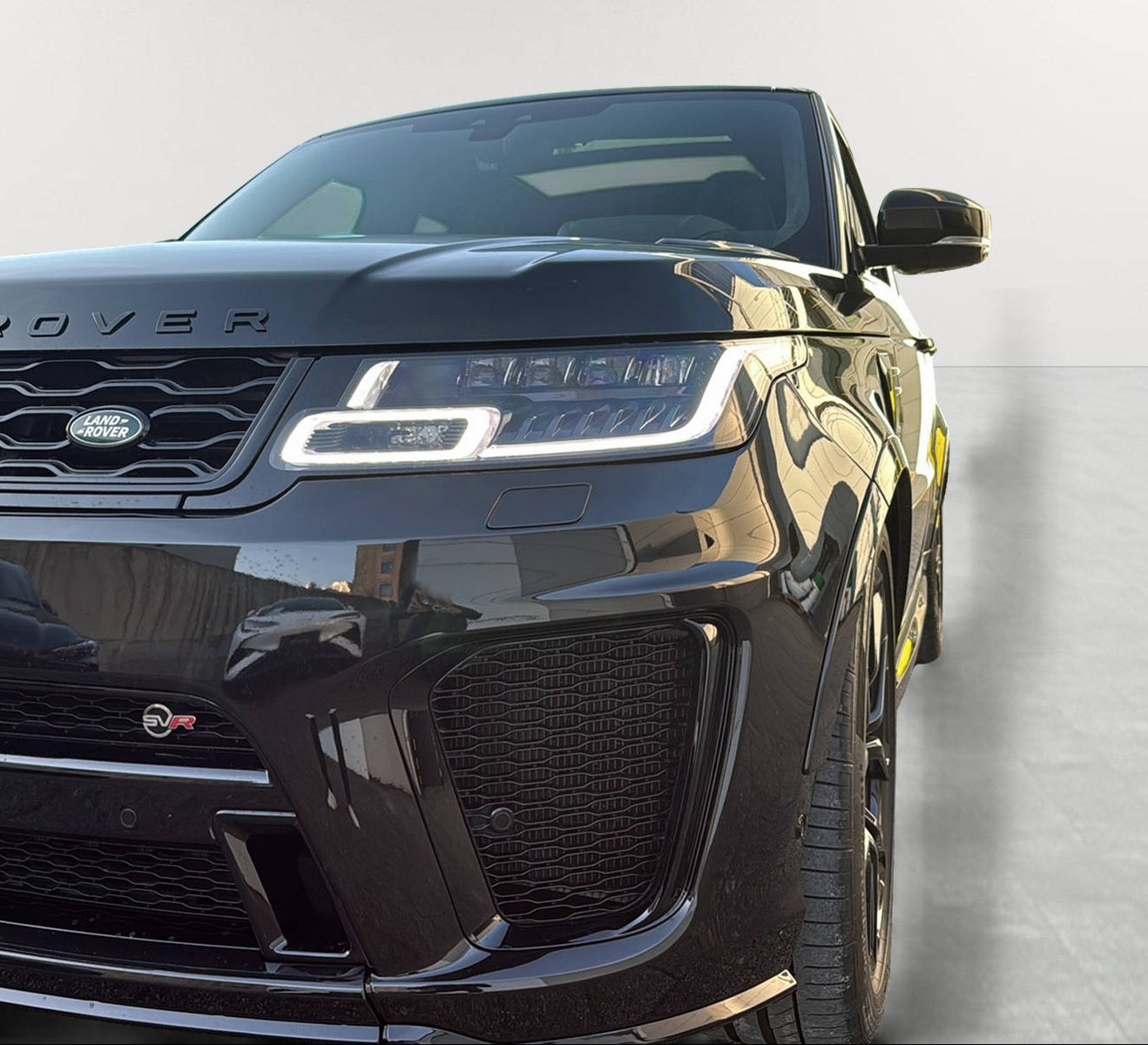 LAND ROVER Range Rover Sport 575 5.0 V8 S/C SVR Automatic-image-3