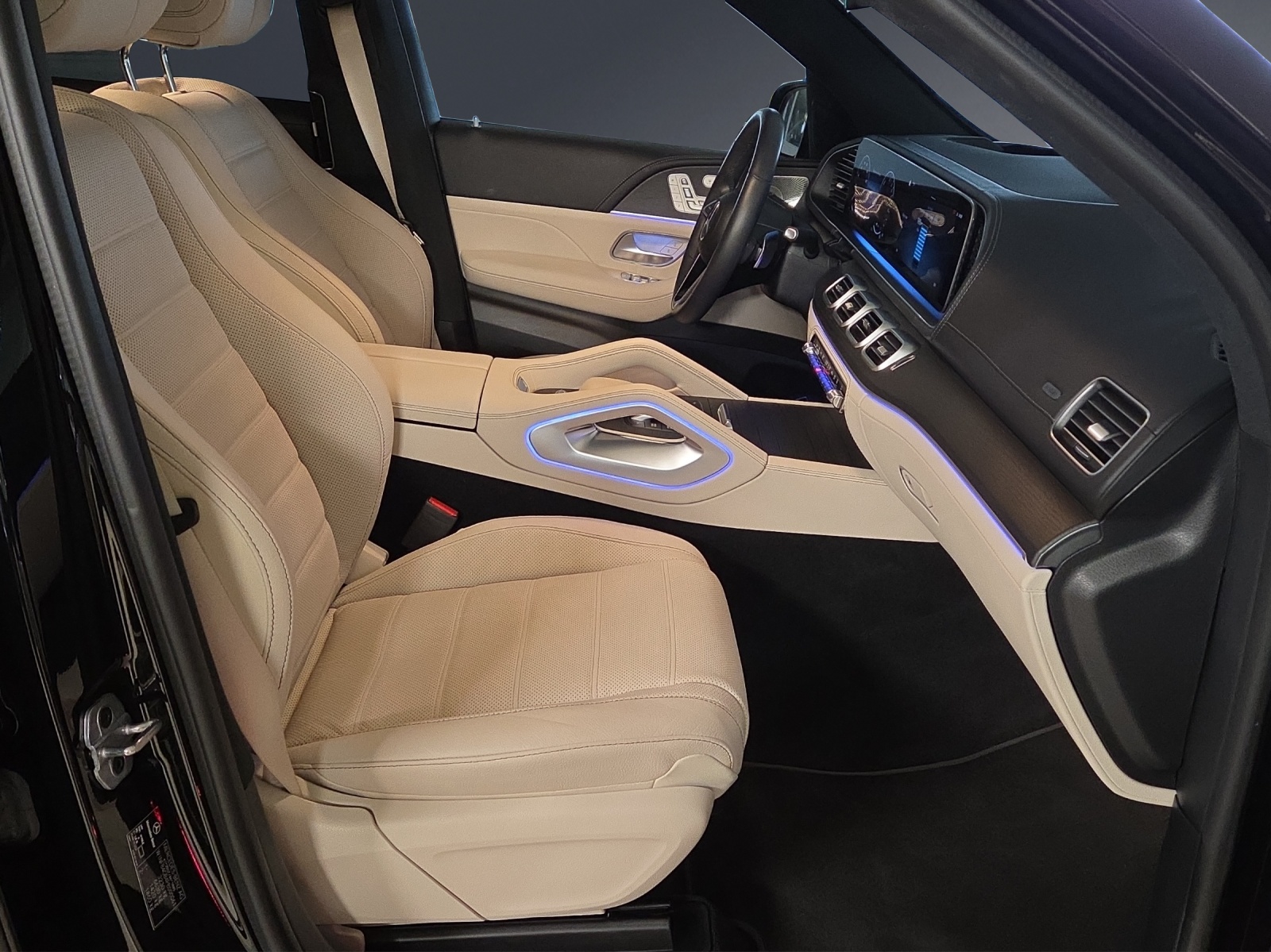 MERCEDES-BENZ GLE 400 e 4M 9G-Tronic-image-10