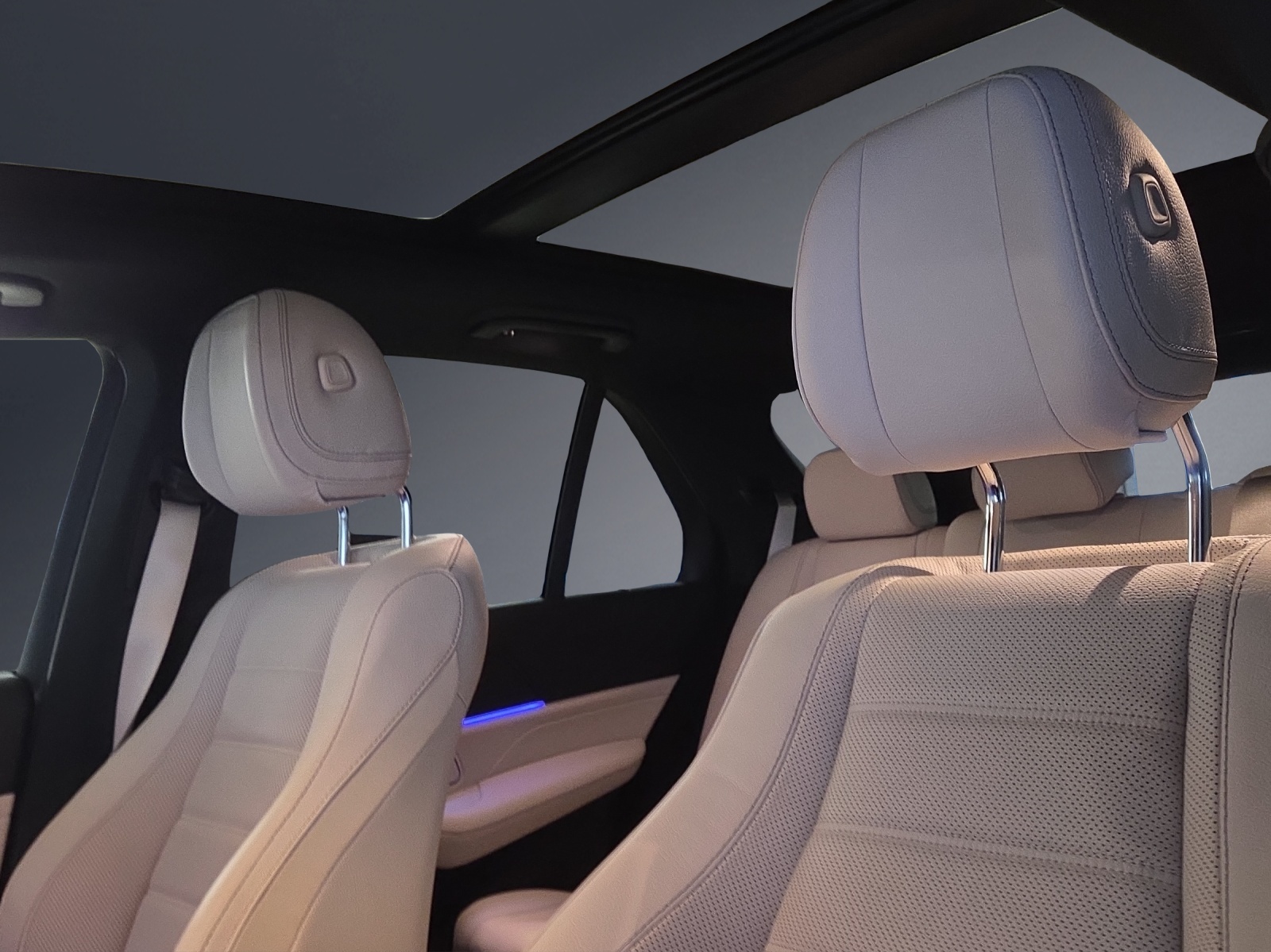 MERCEDES-BENZ GLE 400 e 4M 9G-Tronic-image-7