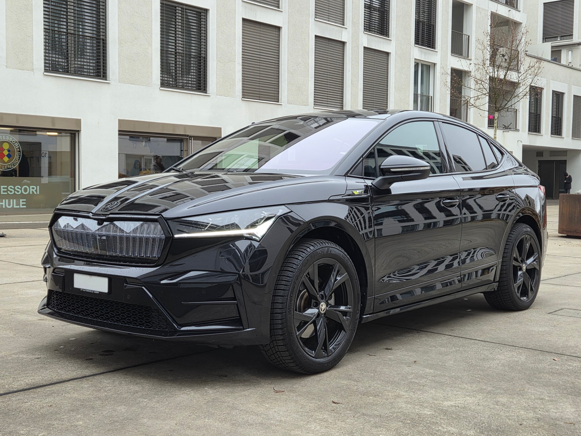SKODA Enyaq Coupé RS iV 80 4x4-image-5