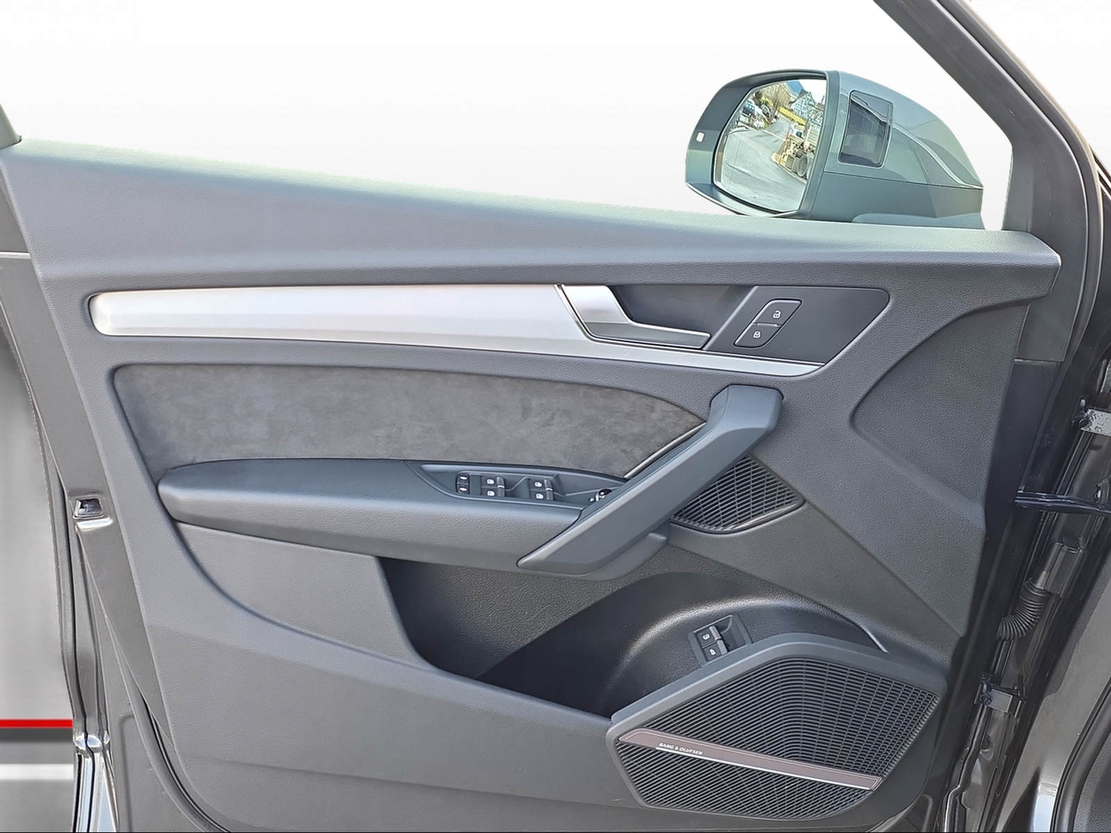 AUDI Q5 55 TFSI e sport quattro-image-9