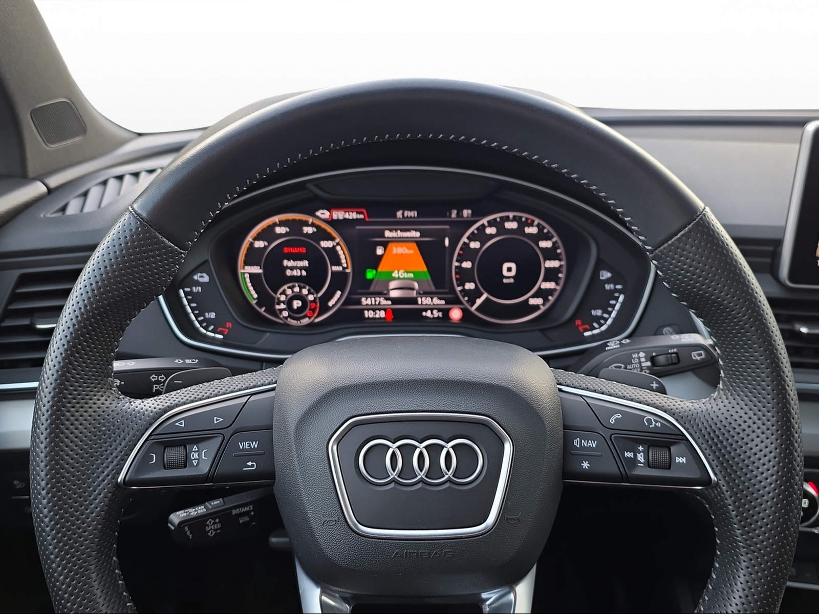 AUDI Q5 55 TFSI e sport quattro-image-4