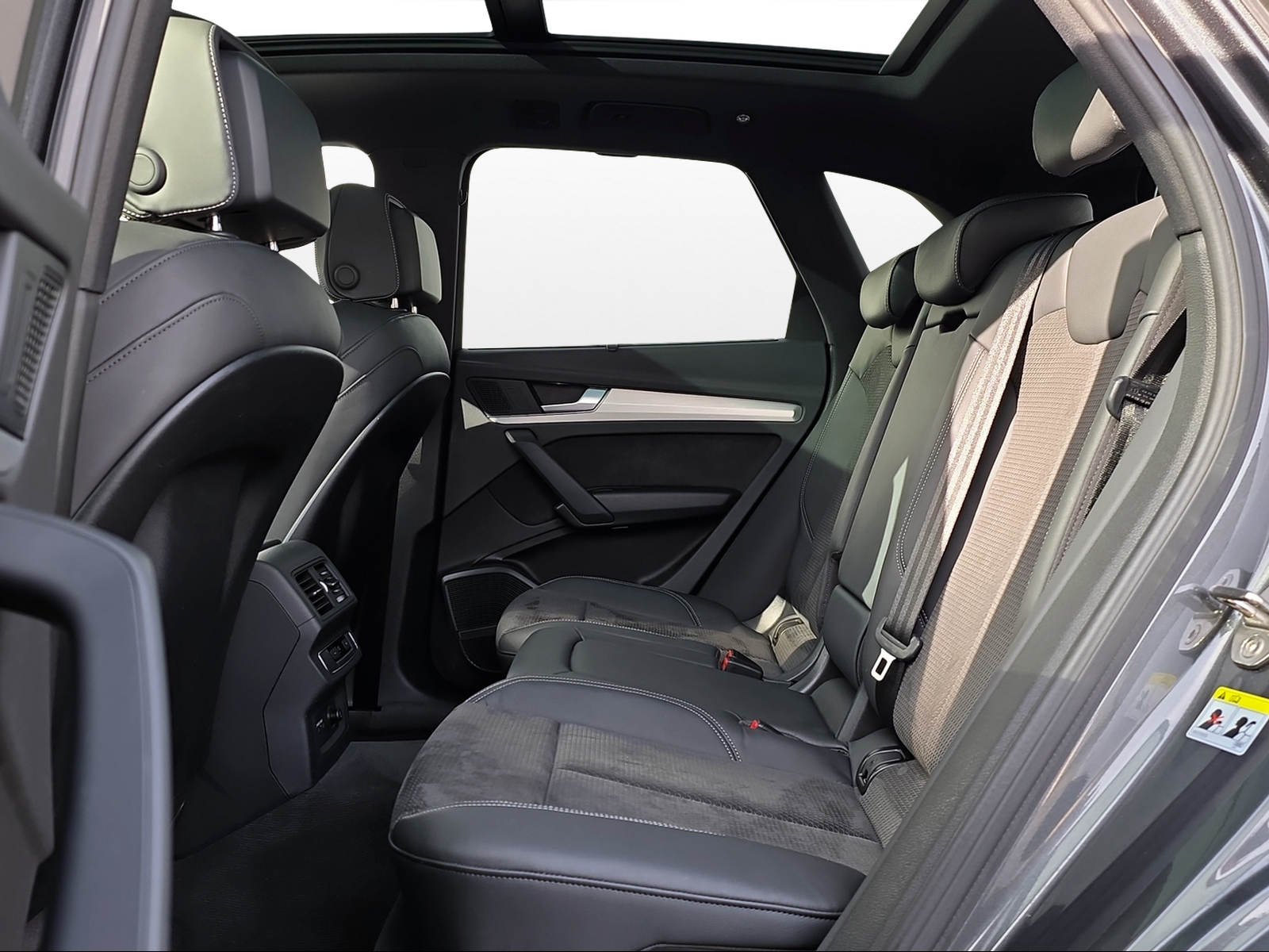 AUDI Q5 55 TFSI e sport quattro-image-10