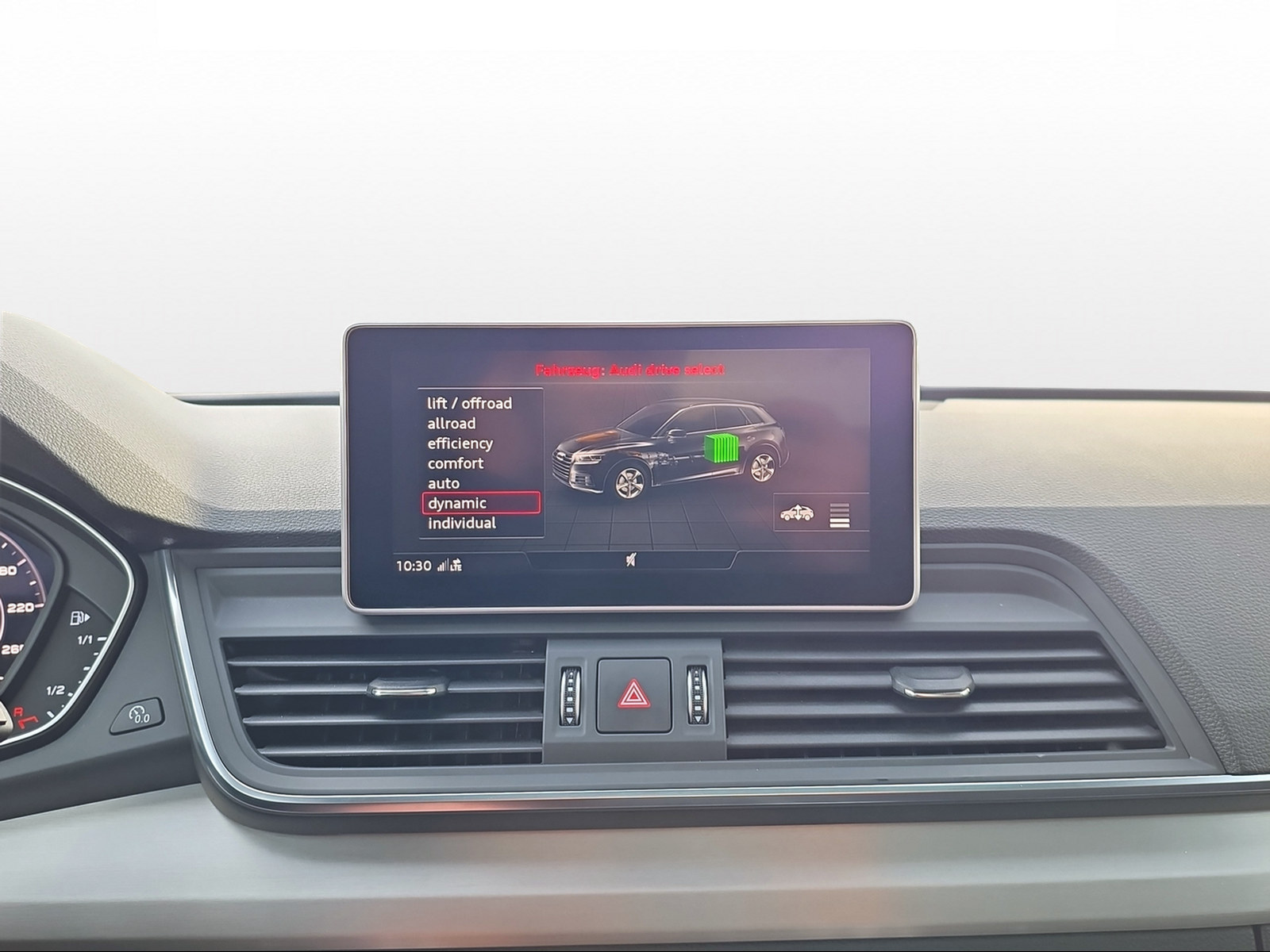 AUDI Q5 55 TFSI e sport quattro-image-8