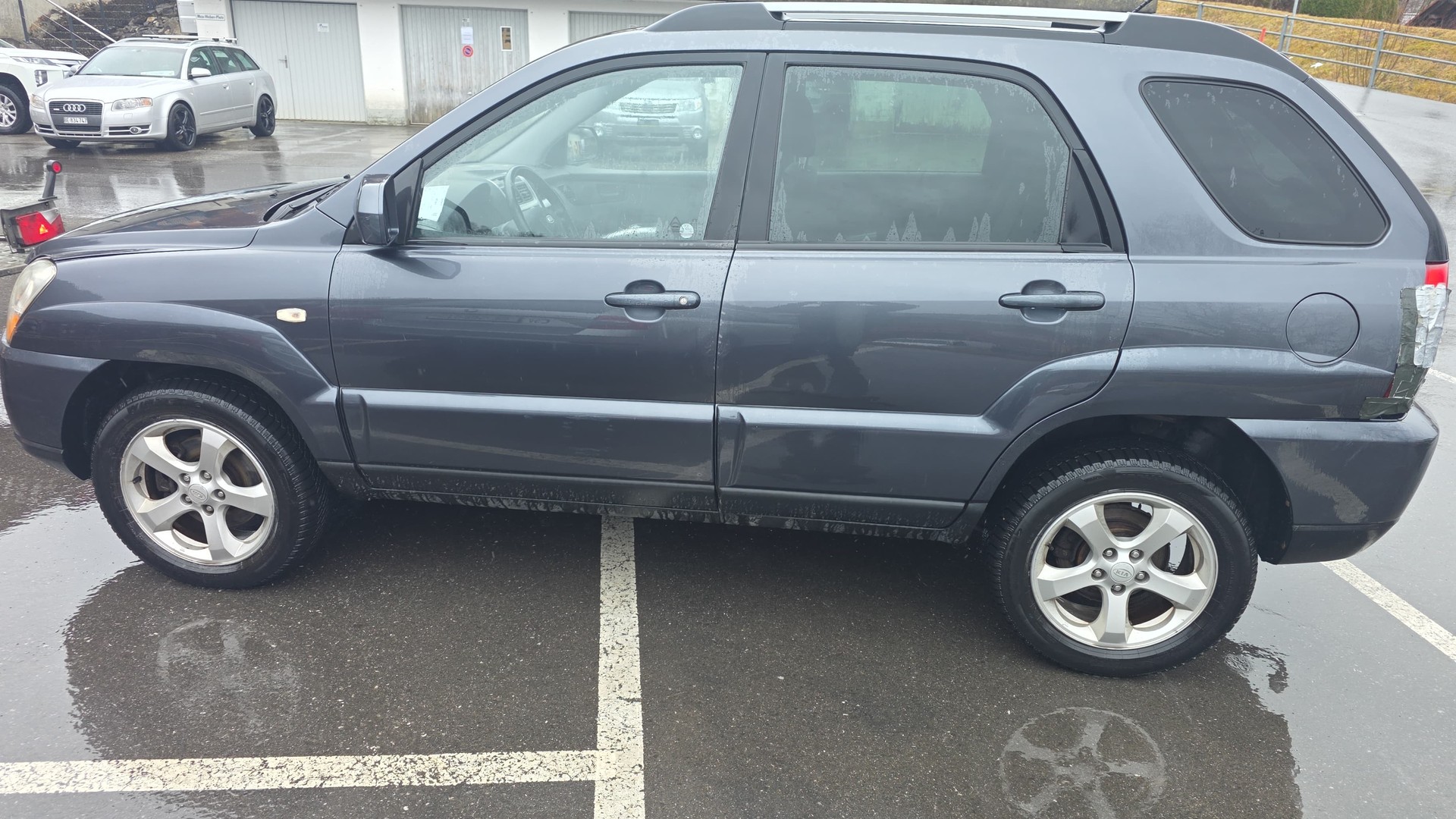 KIA Sportage 2.0 CRDi Trend-image-1