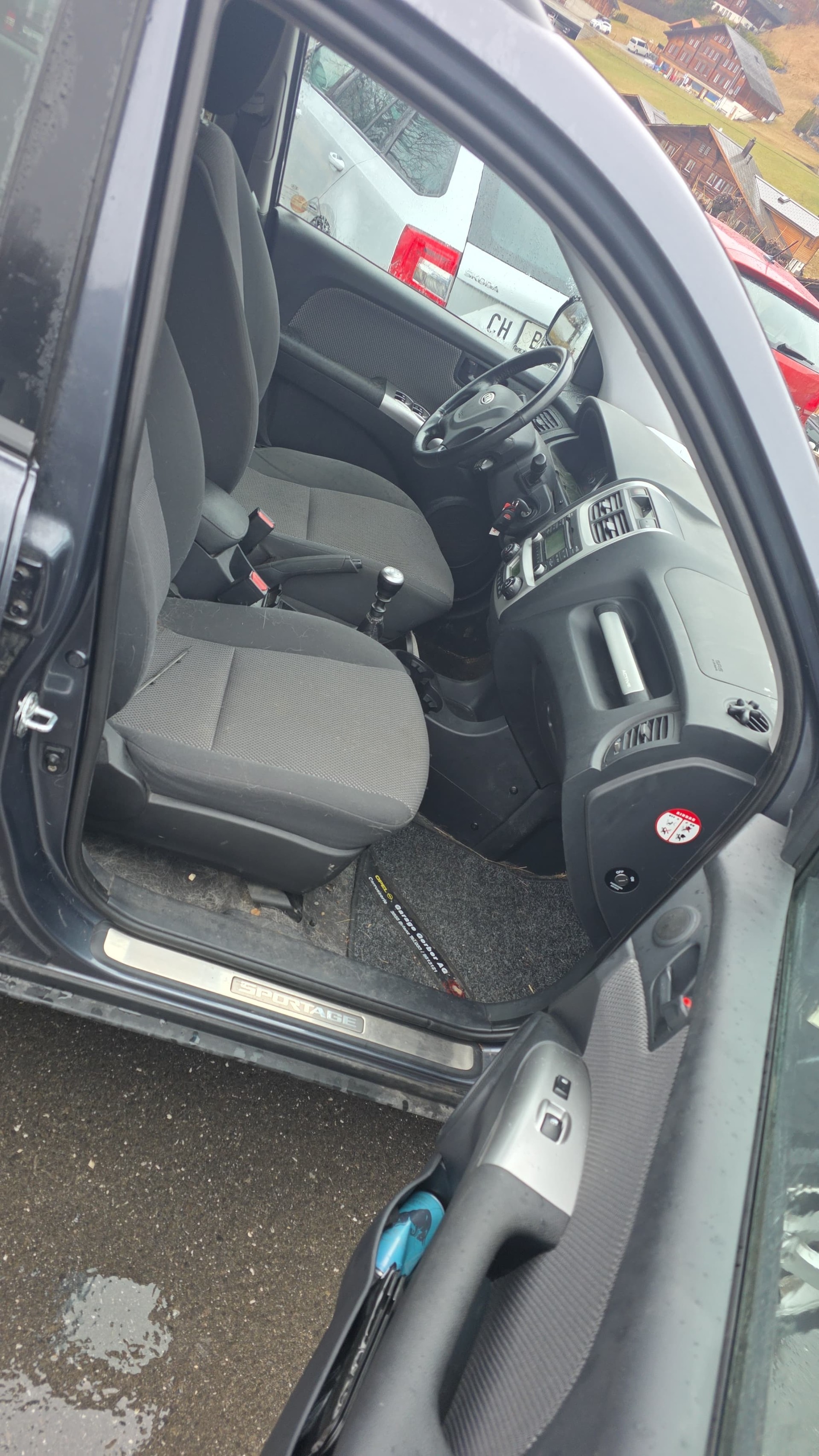 KIA Sportage 2.0 CRDi Trend-image-7