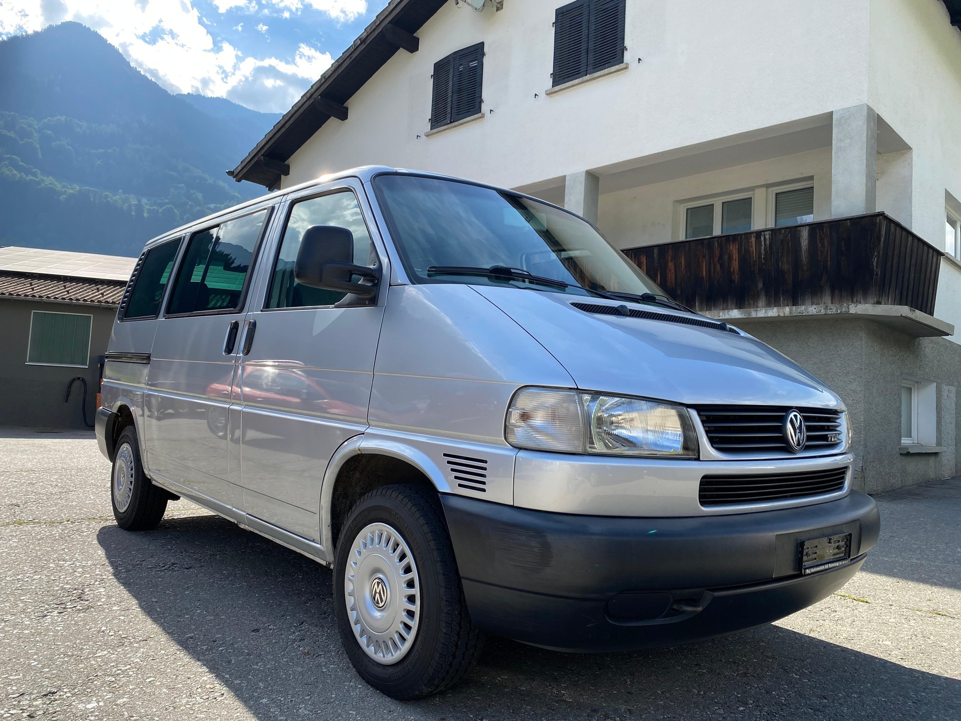 VW T4 Multivan 2.5 TDI 102-image-1
