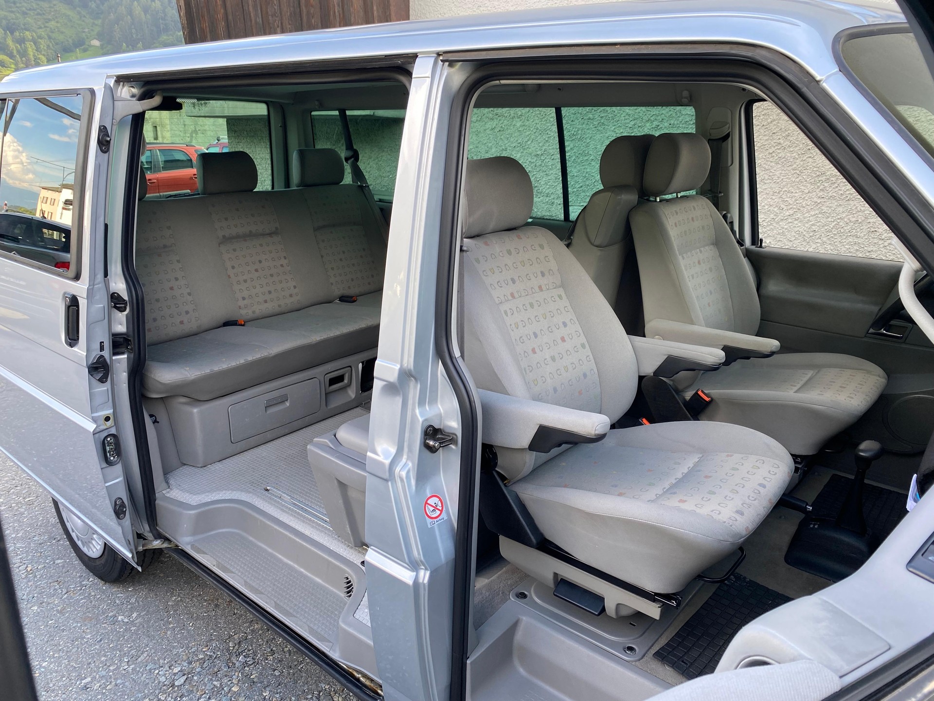 VW T4 Multivan 2.5 TDI 102-image-11