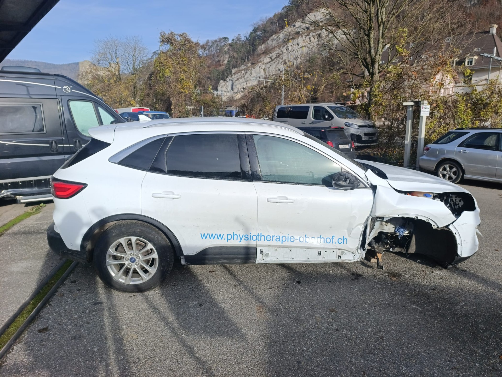FORD Kuga 2.5 FHEV Titanium 4WD-image-3
