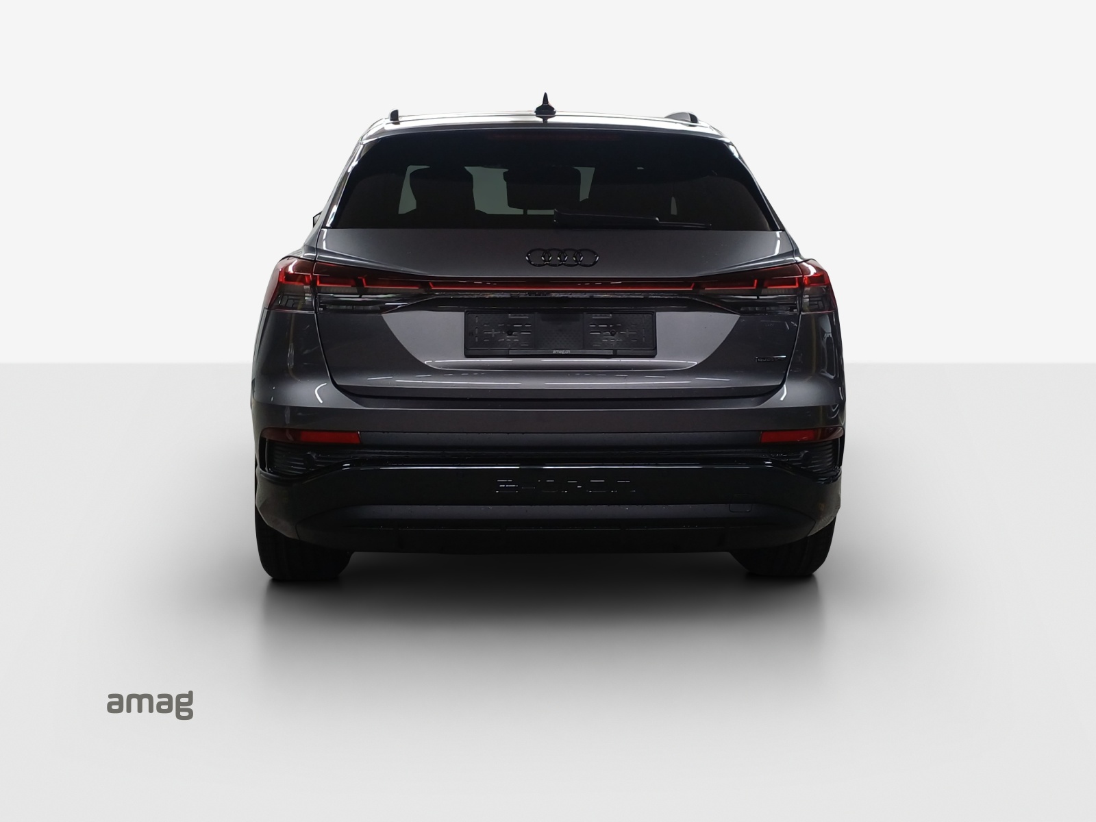 AUDI Q4 e-tron 45 quattro-image-3