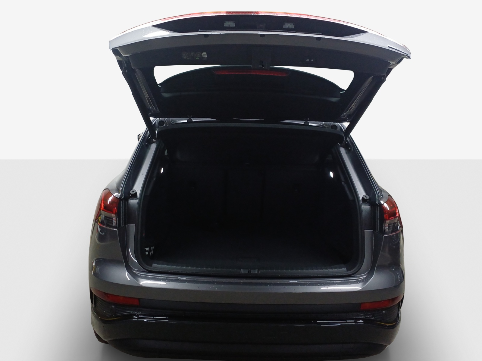 AUDI Q4 e-tron 45 quattro-image-12