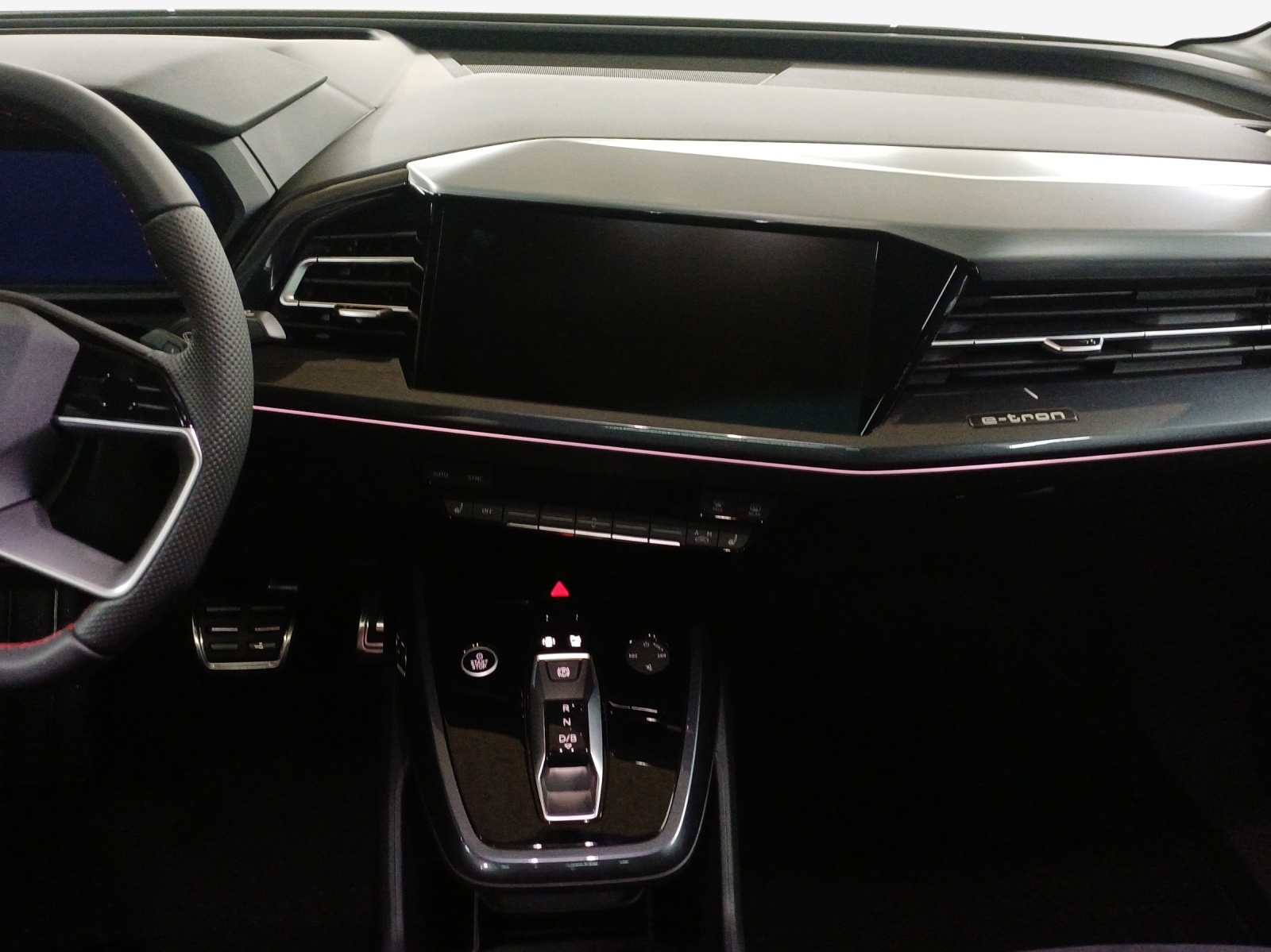 AUDI Q4 e-tron 45 quattro-image-10