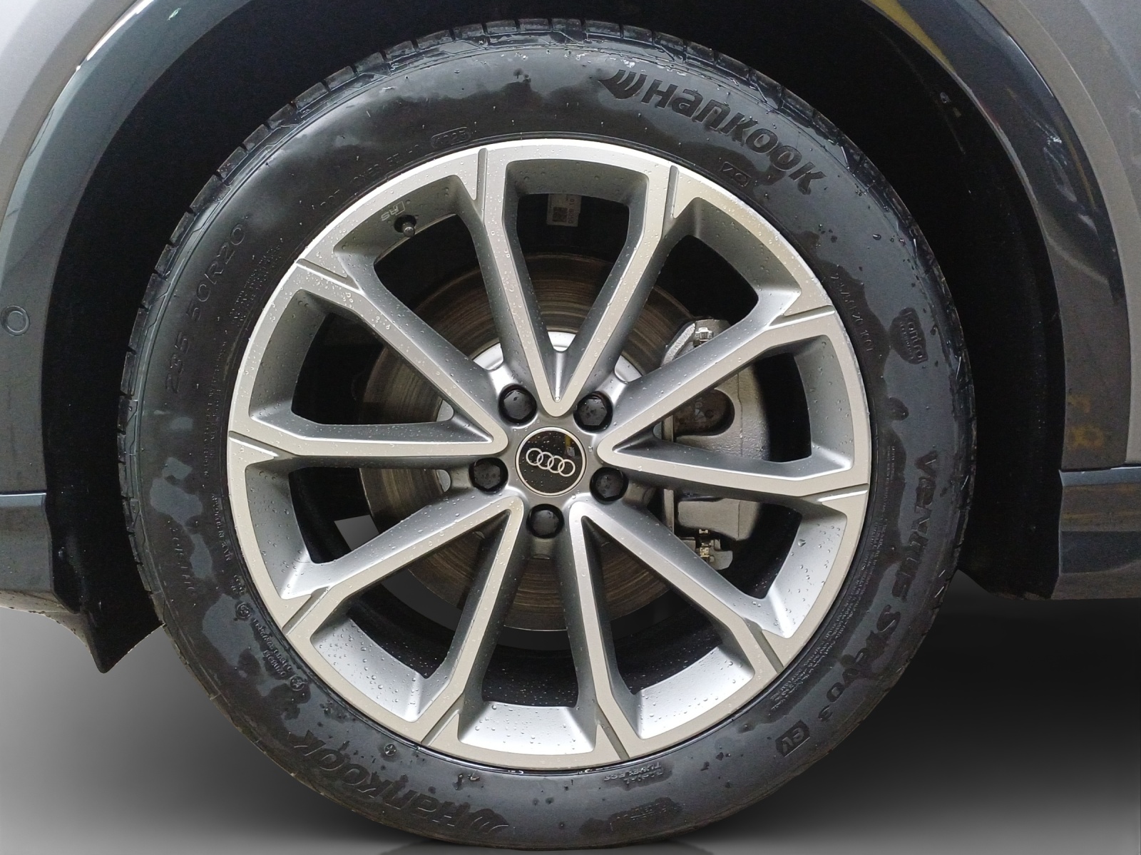 AUDI Q4 e-tron 45 quattro-image-15