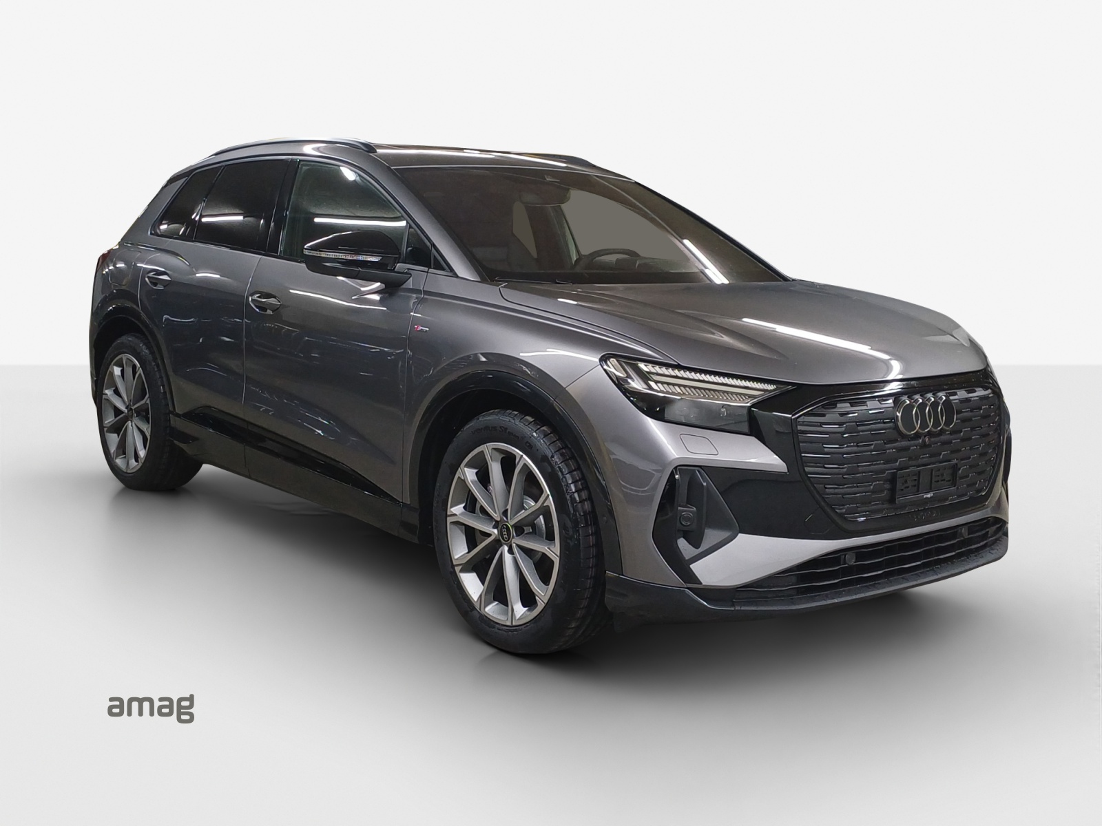 AUDI Q4 e-tron 45 quattro-image-5