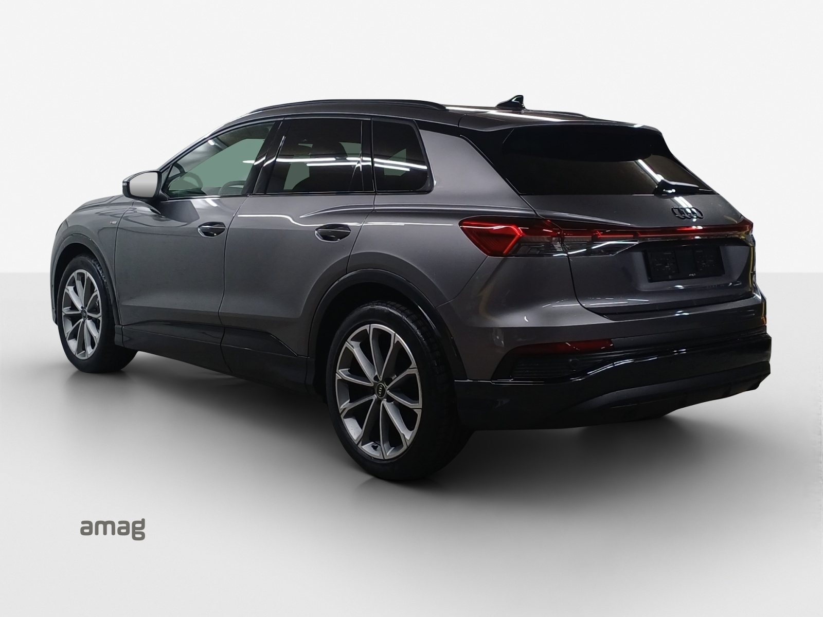 AUDI Q4 e-tron 45 quattro-image-2