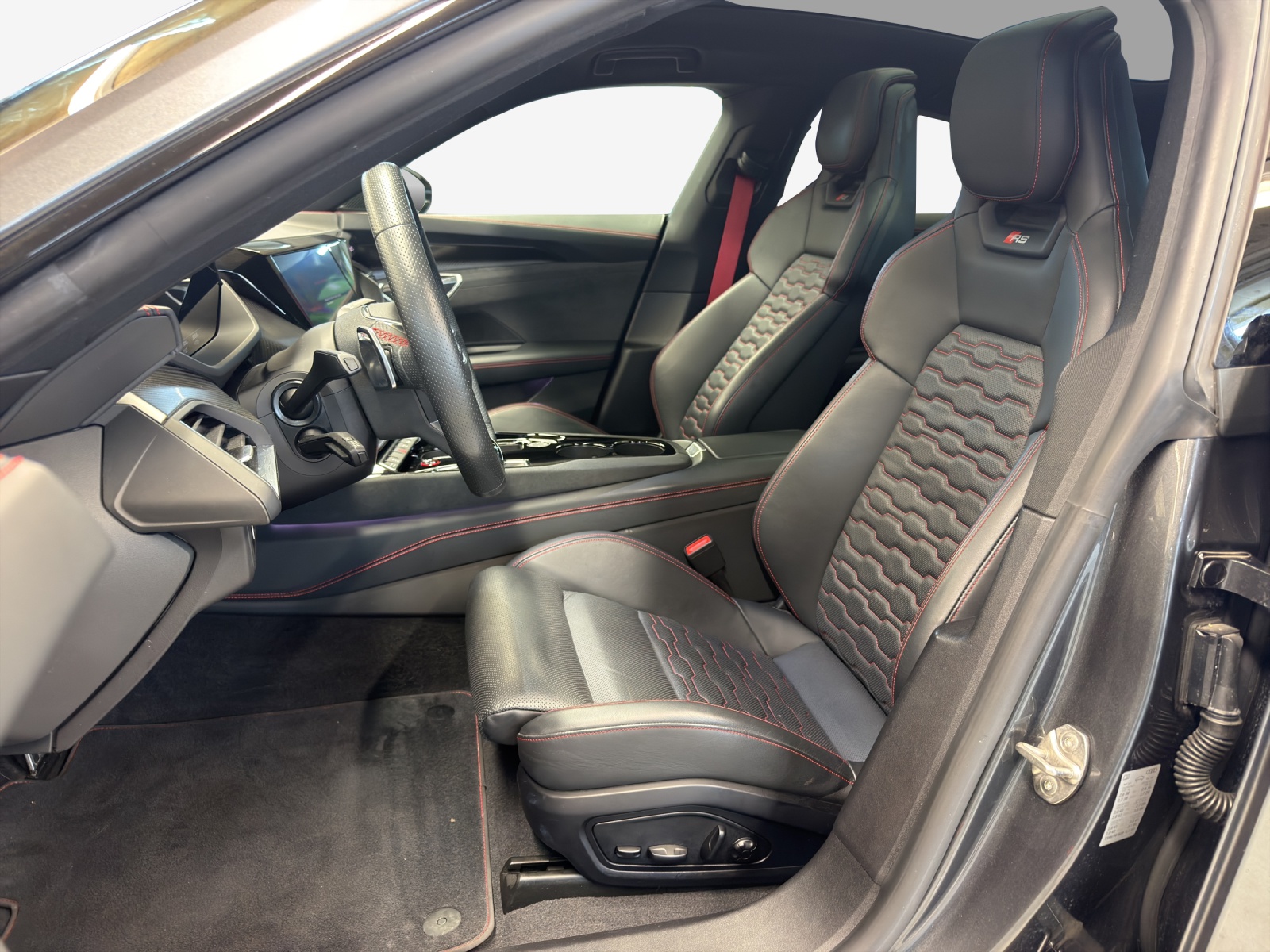 AUDI RS e-tron GT quattro-image-7
