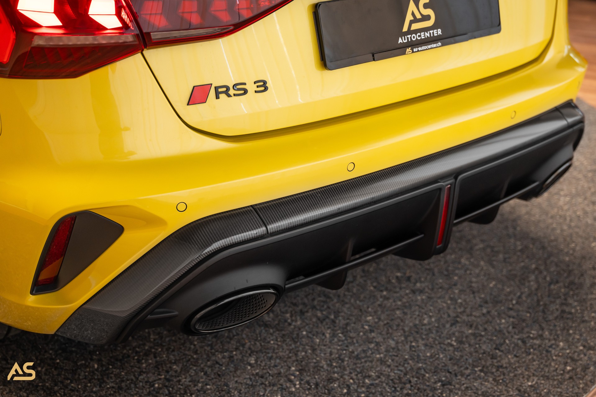 AUDI RS3 Sportback 2.5 TSI Facelift *PHYTONGELB* UNIKAT | KERAMIK-BREMSEN | FULL-CARBON | R8-SCHALENSITZE | GARANTIE 5J. | 290 KMH-image-11