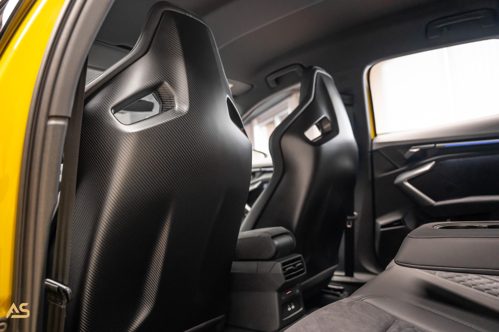 AUDI RS3 Sportback 2.5 TSI Facelift *PHYTONGELB* UNIKAT | KERAMIK-BREMSEN | FULL-CARBON | R8-SCHALENSITZE | GARANTIE 5J. | 290 KMH-image-13
