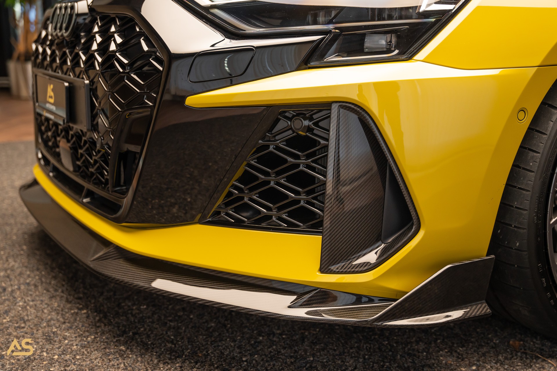 AUDI RS3 Sportback 2.5 TSI Facelift *PHYTONGELB* UNIKAT | KERAMIK-BREMSEN | FULL-CARBON | R8-SCHALENSITZE | GARANTIE 5J. | 290 KMH-image-4