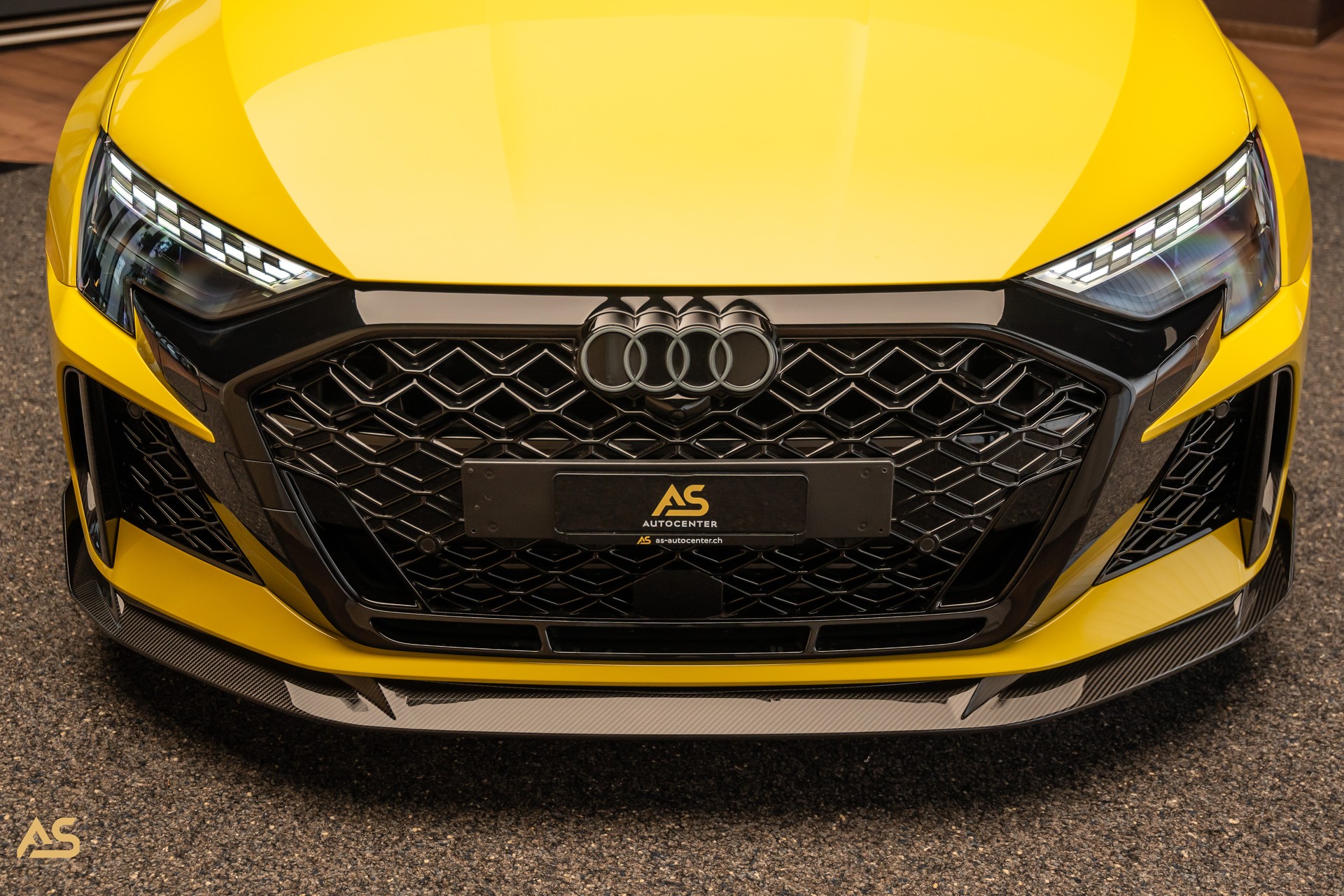 AUDI RS3 Sportback 2.5 TSI Facelift *PHYTONGELB* UNIKAT | KERAMIK-BREMSEN | FULL-CARBON | R8-SCHALENSITZE | GARANTIE 5J. | 290 KMH-image-1