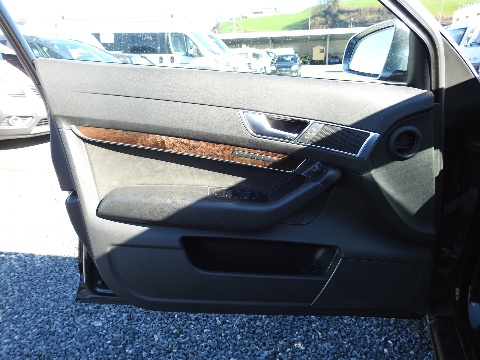 AUDI S6 Avant 5.2 V10 quattro tiptronic-image-9