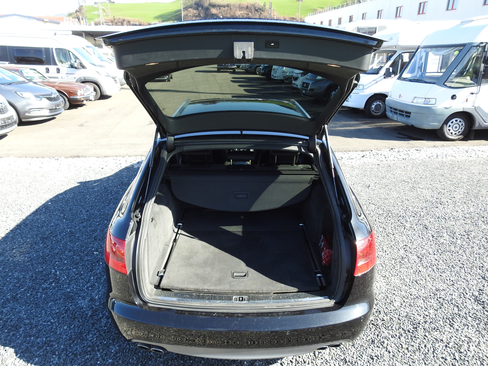 AUDI S6 Avant 5.2 V10 quattro tiptronic-image-10