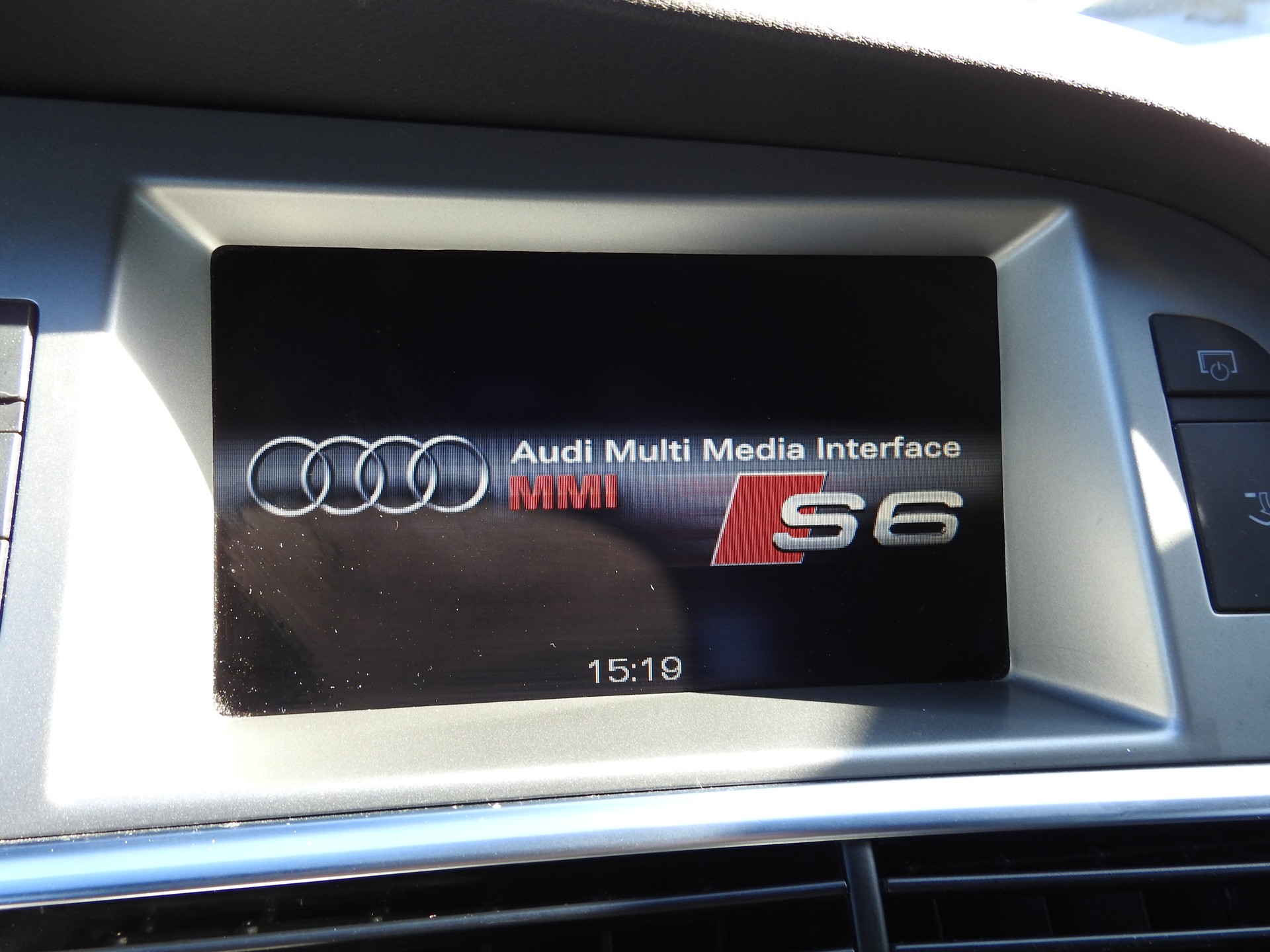 AUDI S6 Avant 5.2 V10 quattro tiptronic-image-24