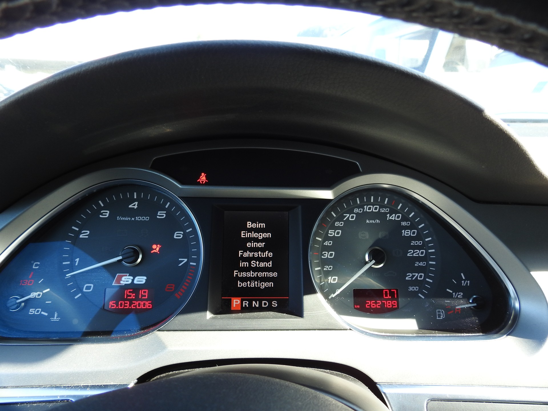 AUDI S6 Avant 5.2 V10 quattro tiptronic-image-26