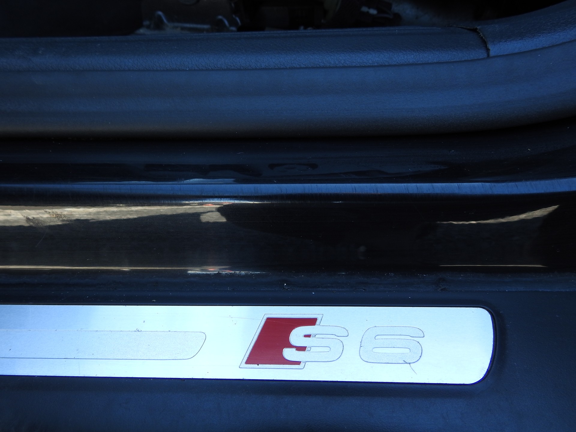 AUDI S6 Avant 5.2 V10 quattro tiptronic-image-15
