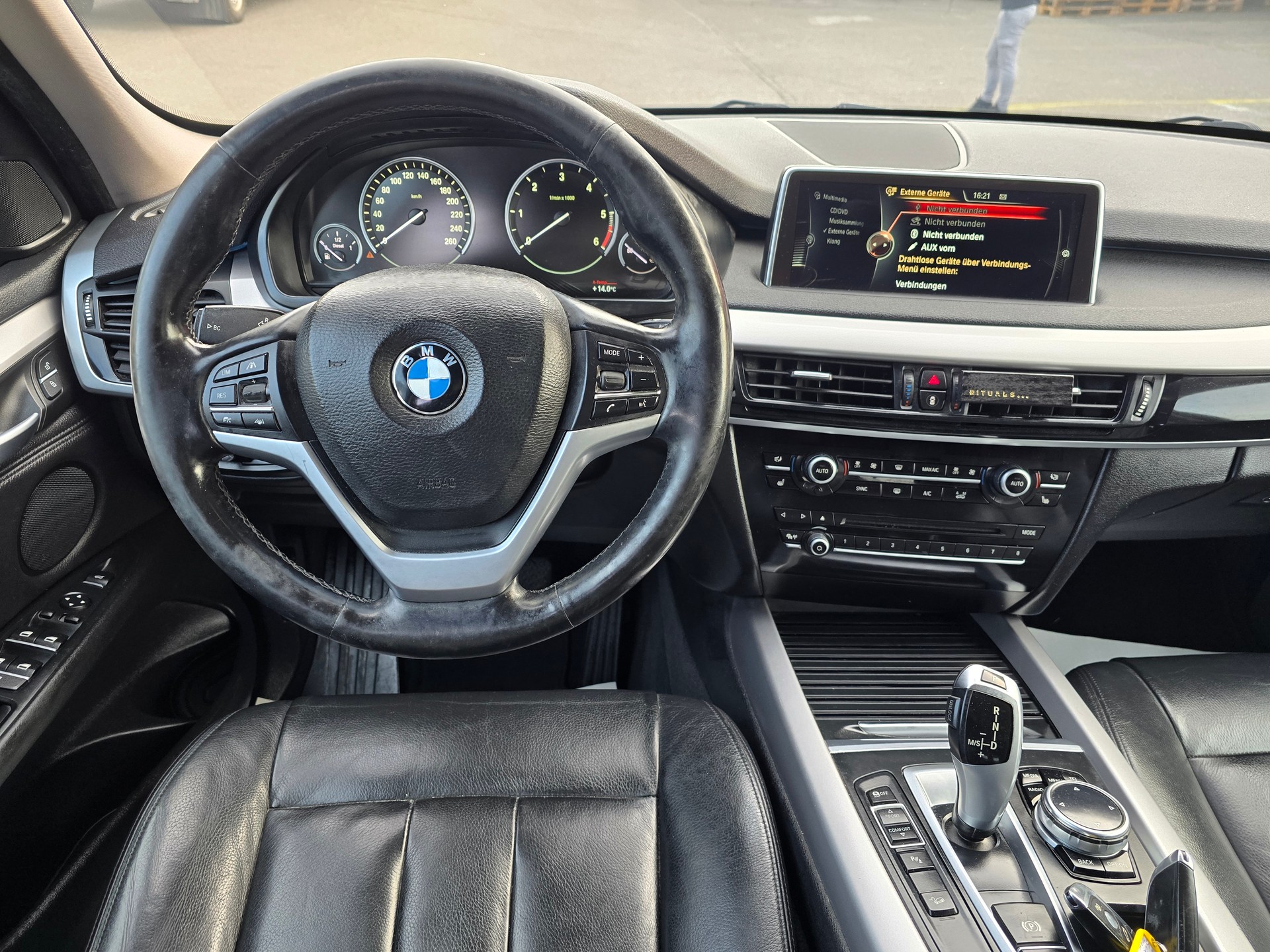BMW X5 xDrive 30d Steptronic-image-18