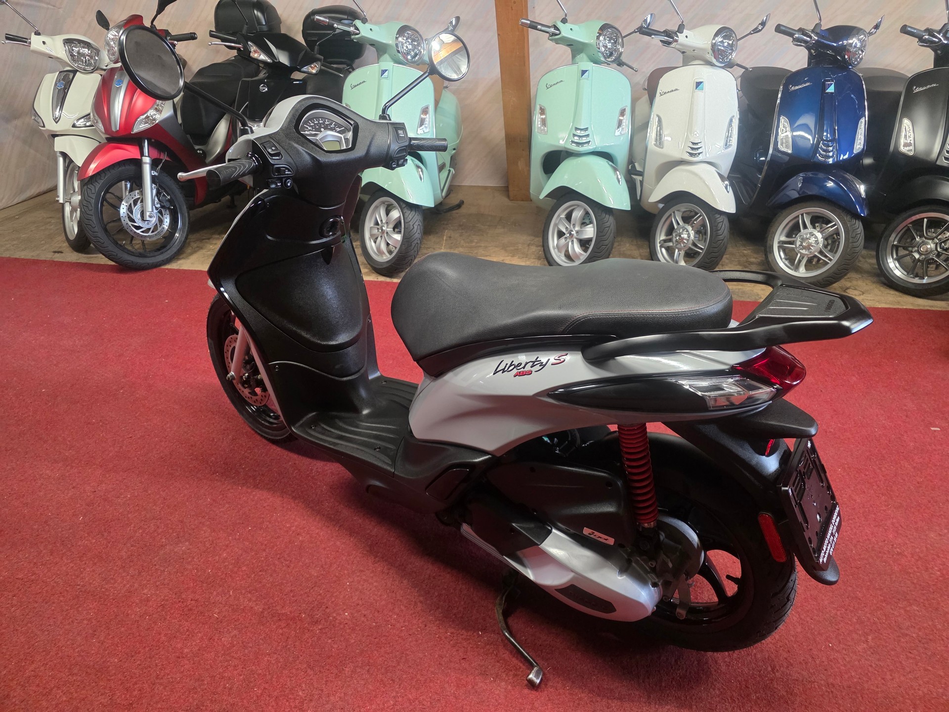 PIAGGIO Liberty 125 Sport-image-2