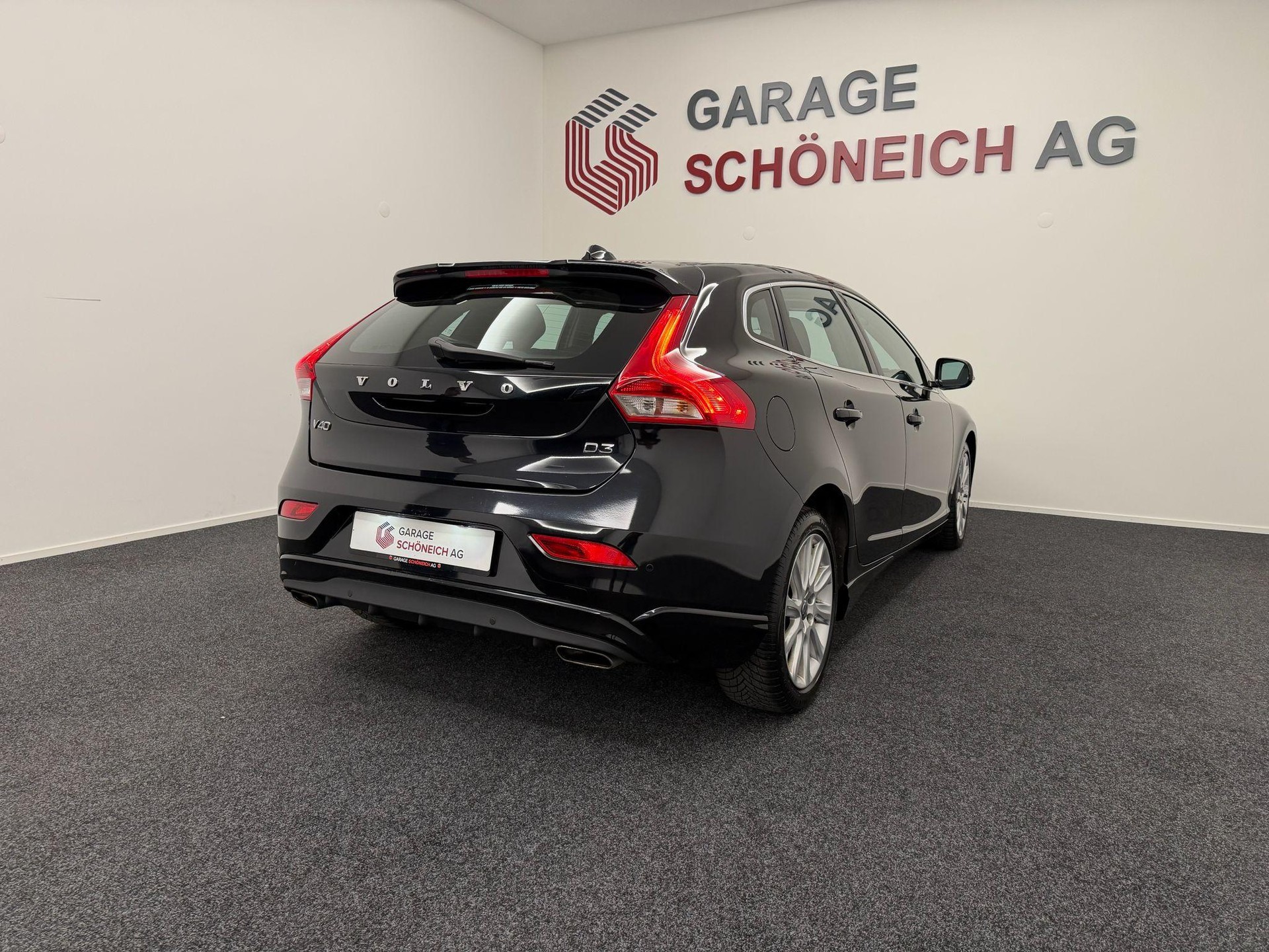 VOLVO V40 2.0 D3 Momentum S/S-image-4