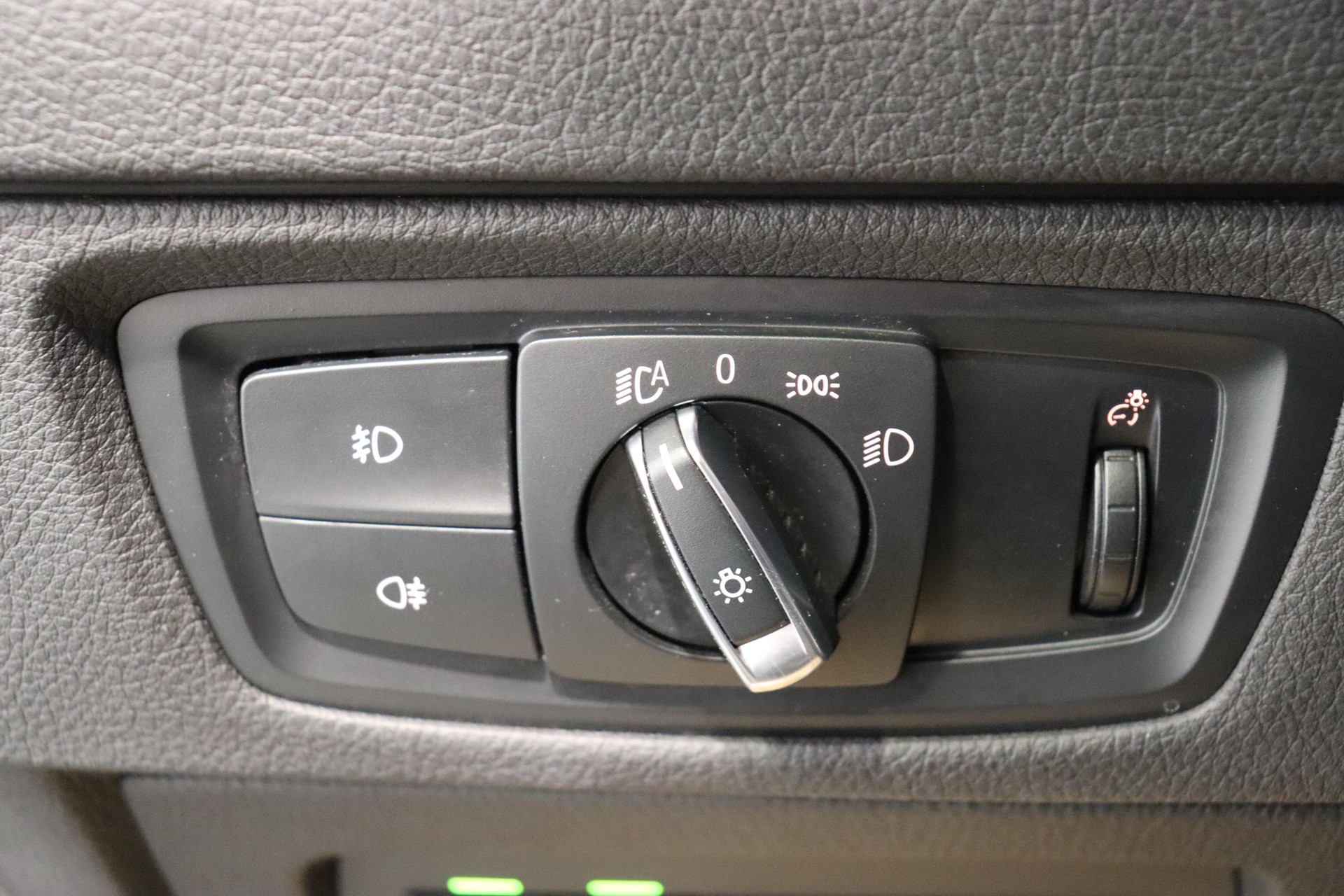 BMW 230i SAG Cabrio-image-16
