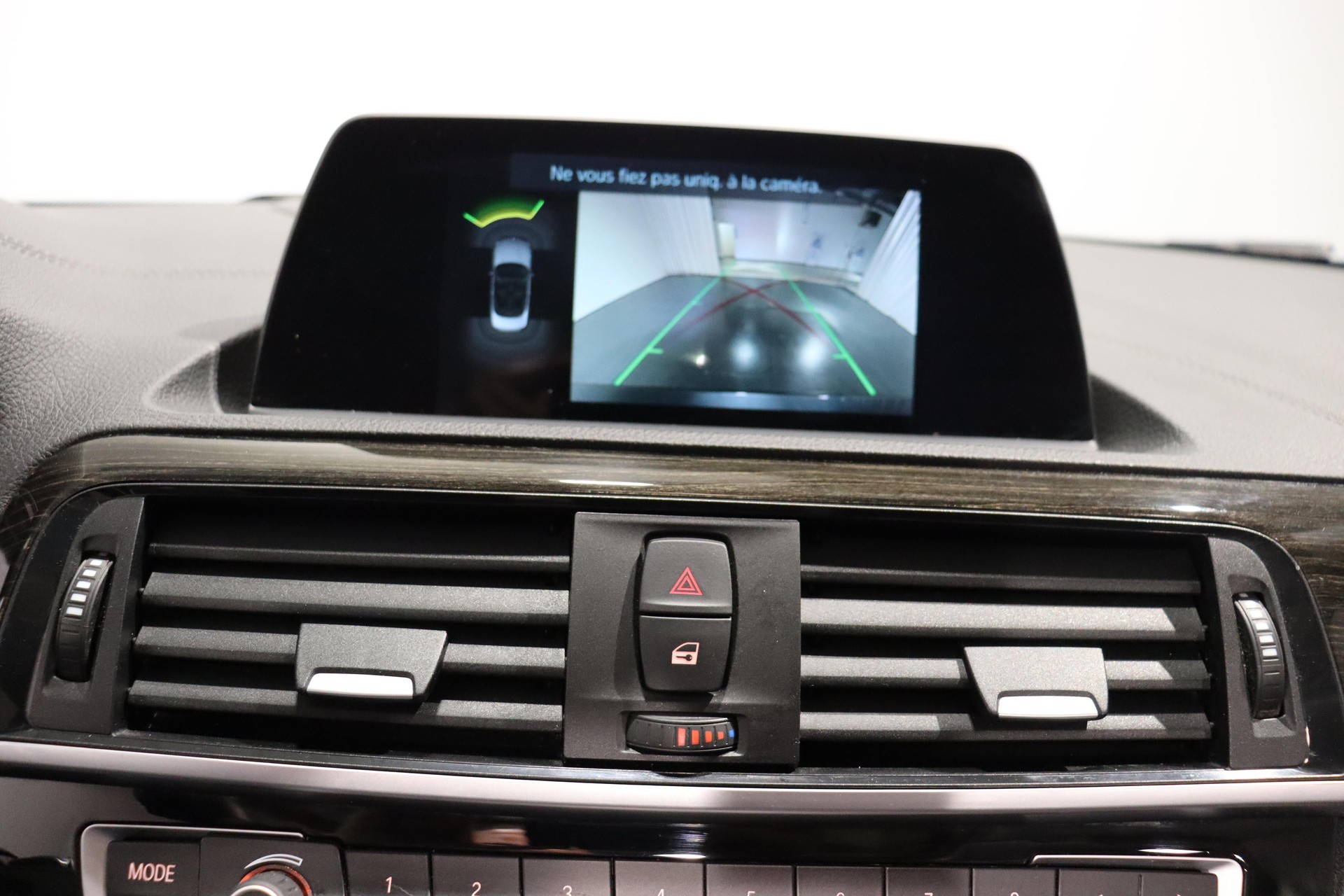 BMW 230i SAG Cabrio-image-14