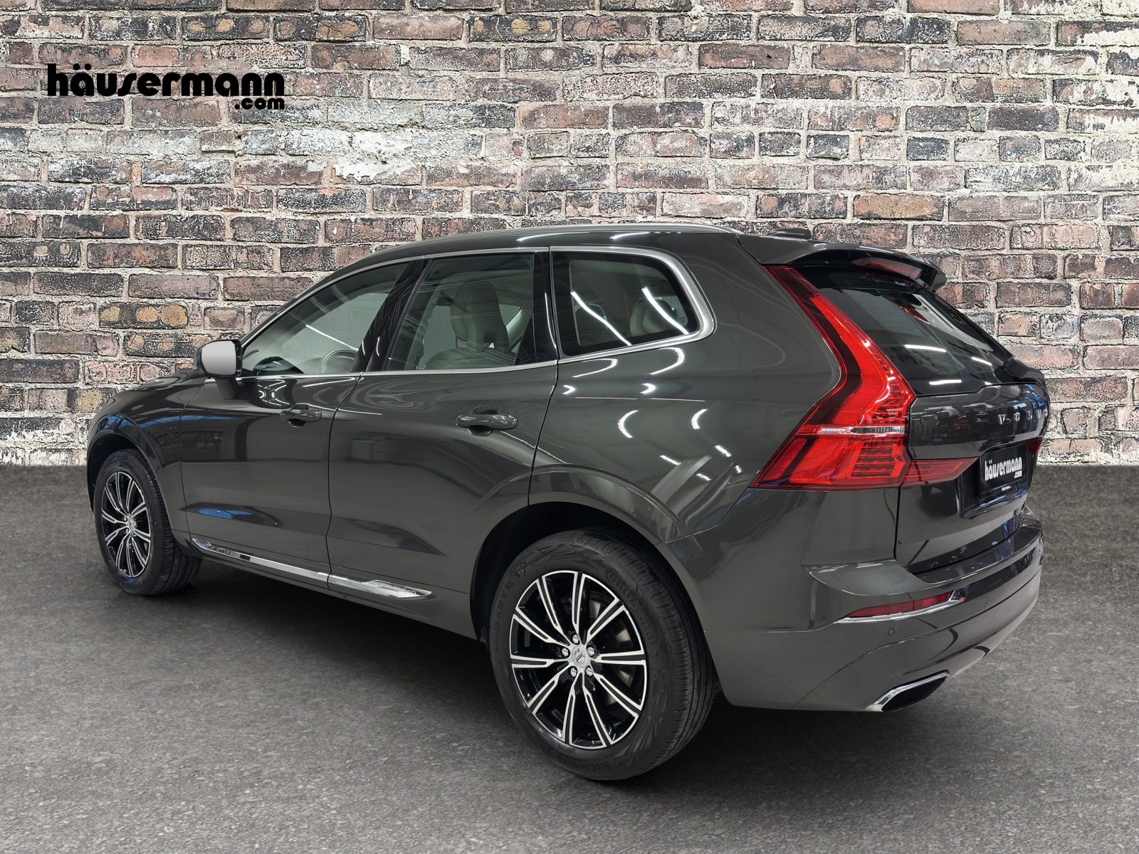 VOLVO XC60 2.0 D5 Inscription AWD-image-2