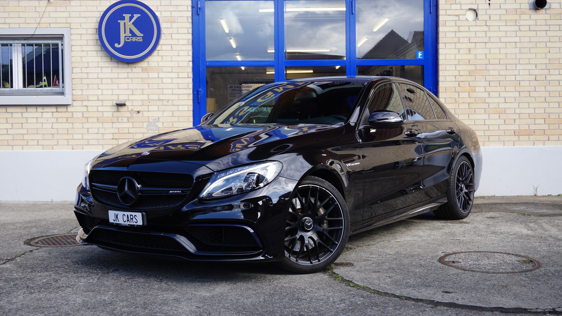MERCEDES-BENZ C 63 AMG Speedshift-showroom-element-1