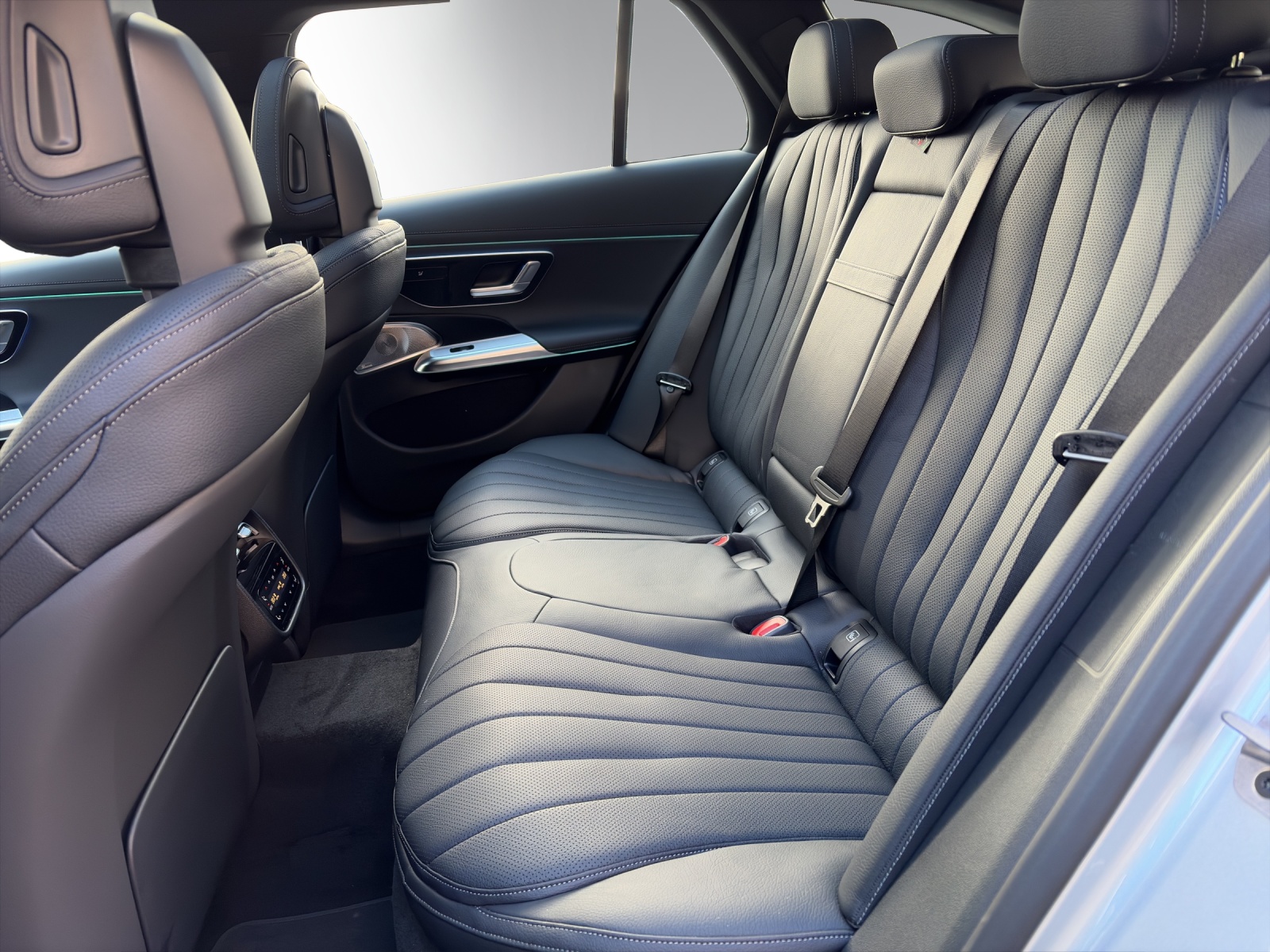 Image MERCEDES-BENZ E-300 E 300 de T 4Matic EQ Hybrid 9G-Tronic