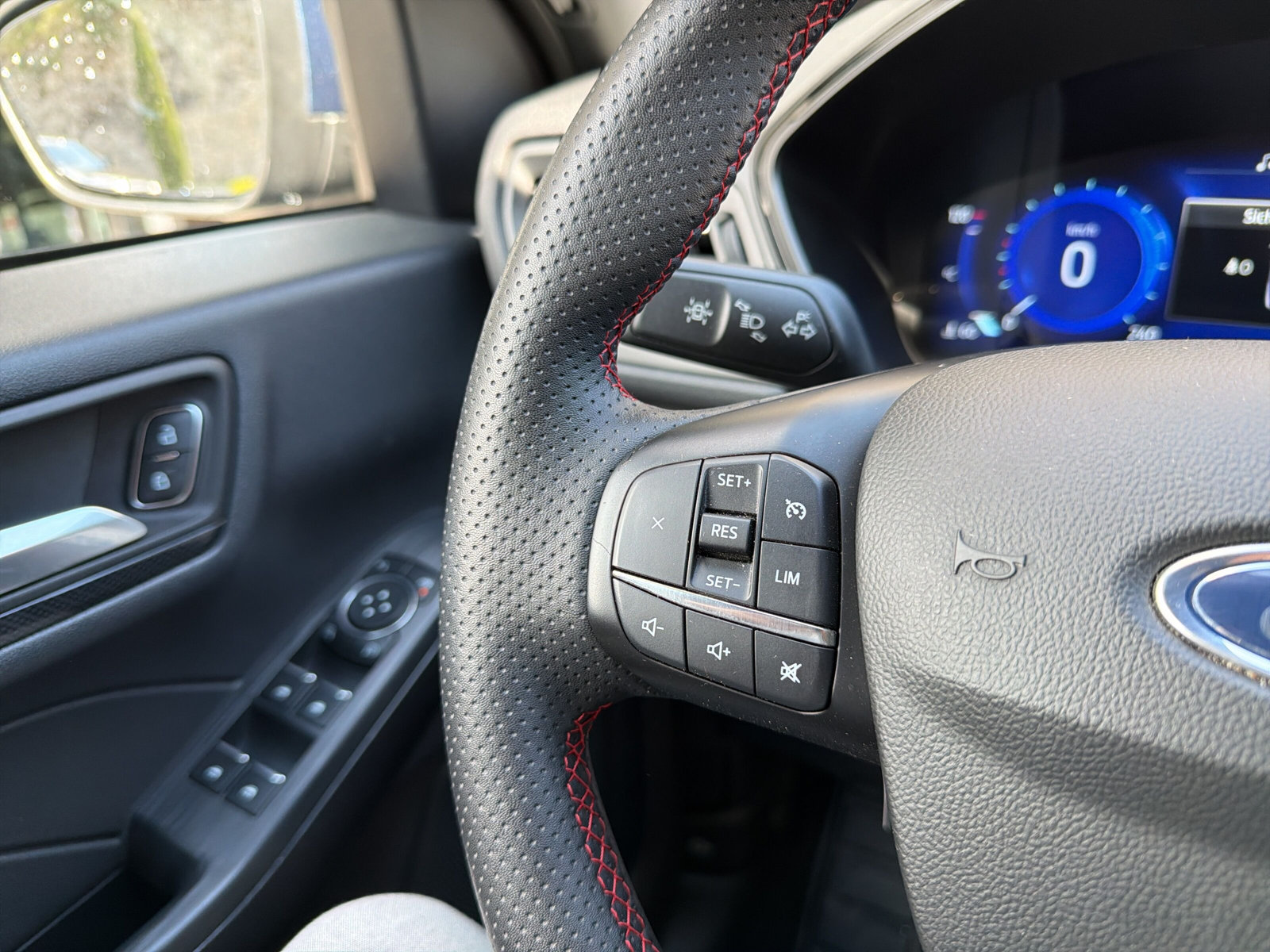 FORD Kuga 2.5 FHEV ST-Line 4W-image-23