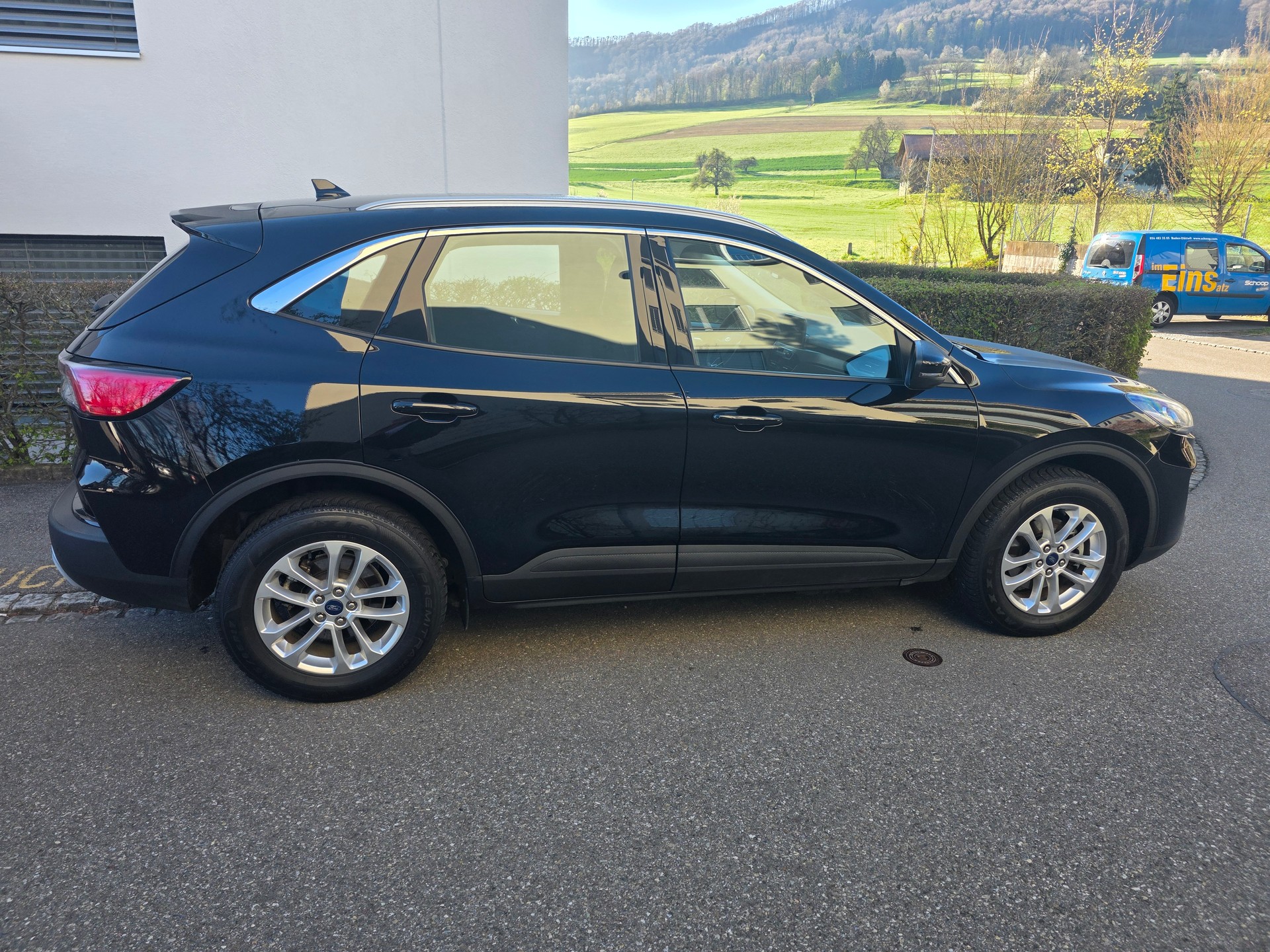 FORD Kuga 2.5 PHEV Titanium 2WD-showroom-element-3