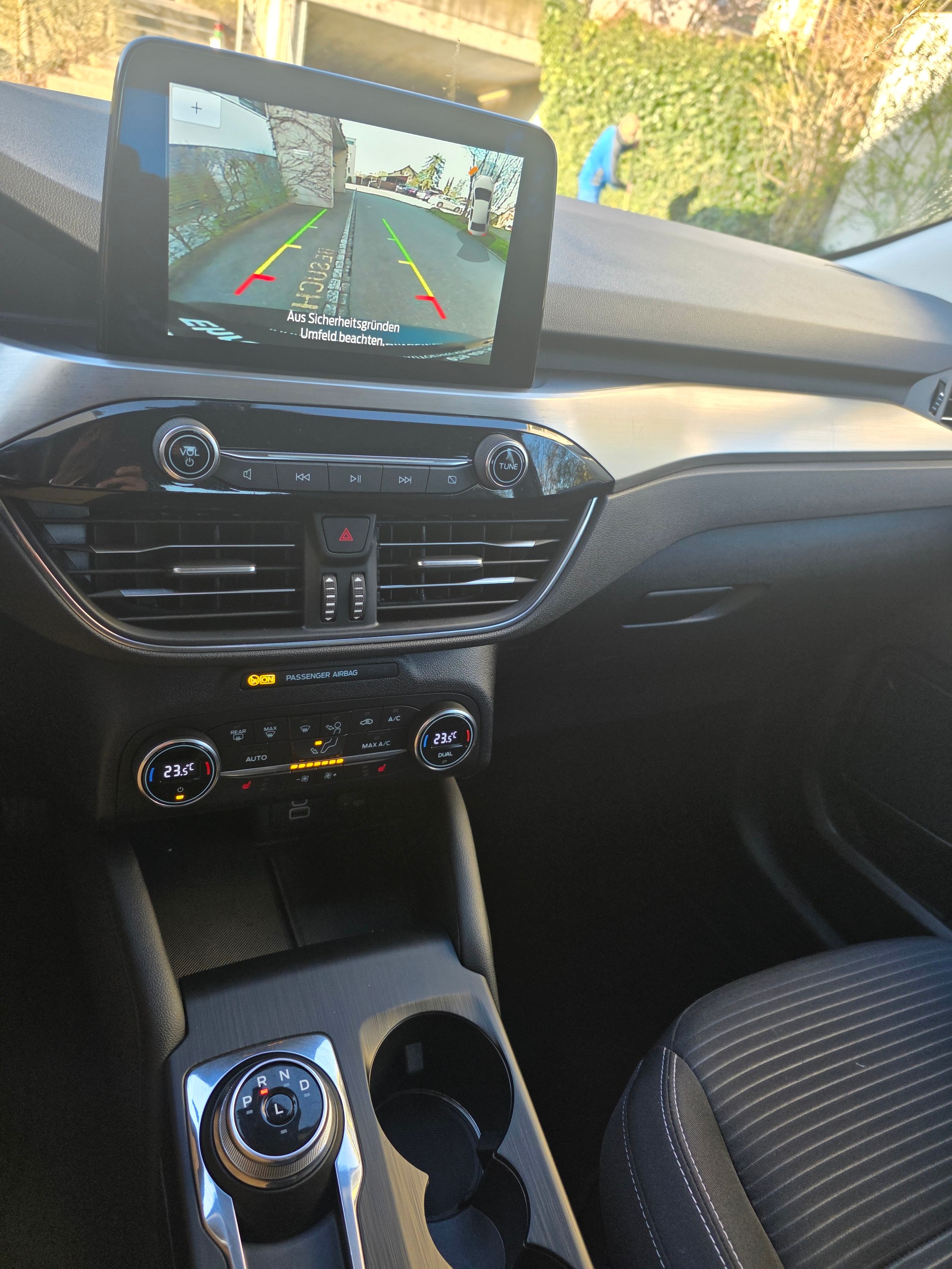 FORD Kuga 2.5 PHEV Titanium 2WD-image-15