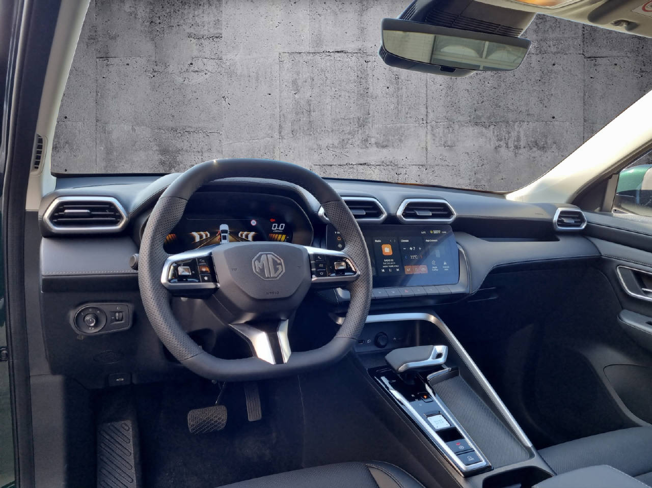 MG ZS 1.5 Hybrid+ Luxury-image-6