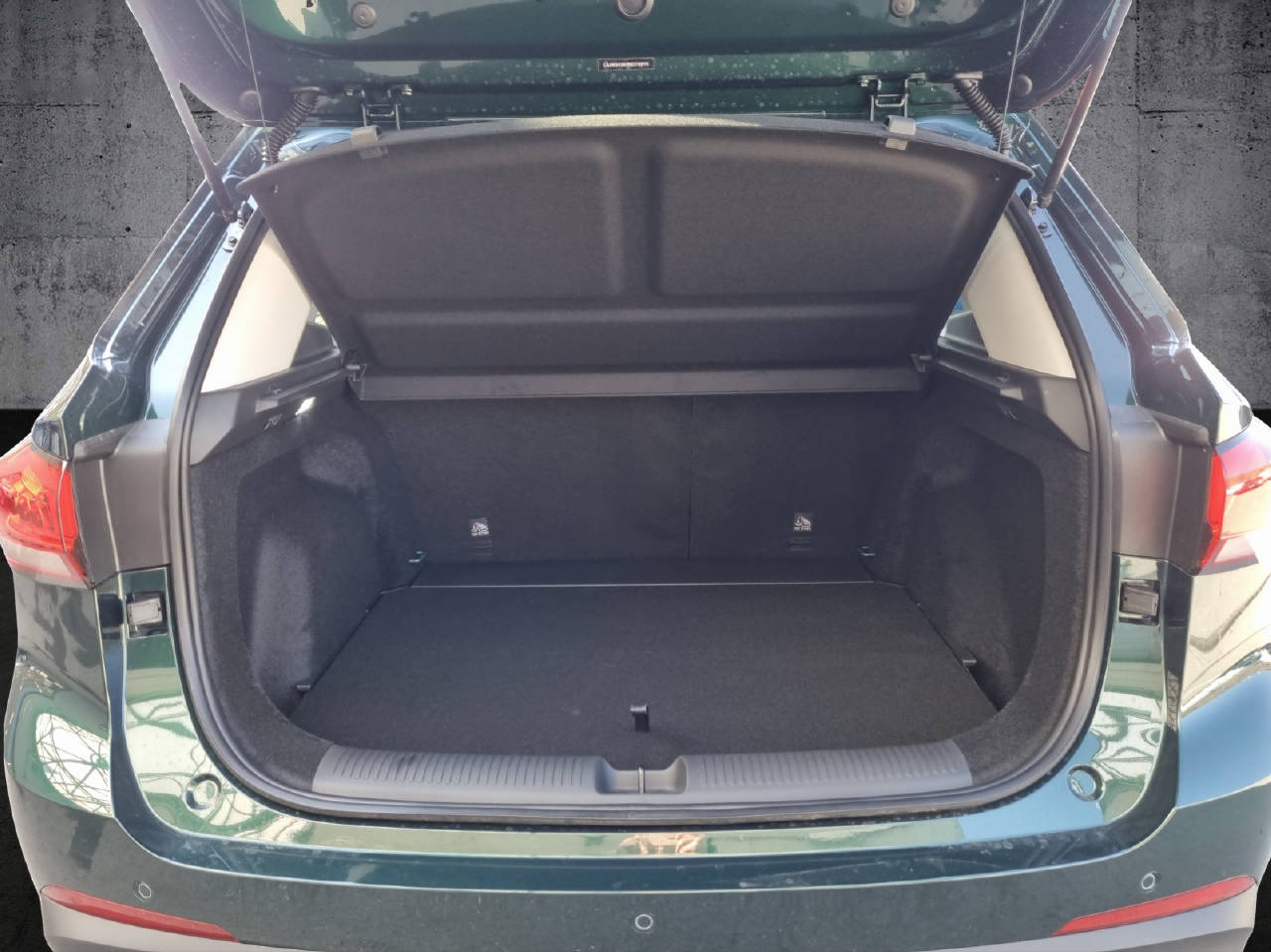 MG ZS 1.5 Hybrid+ Luxury-image-8