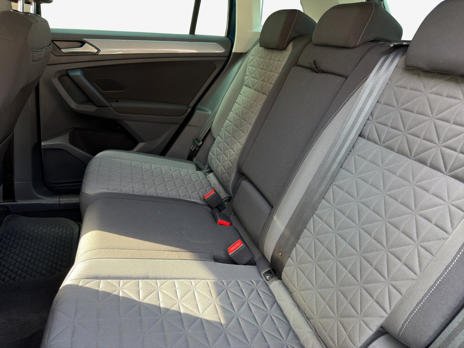 VW Tiguan 2.0TSI Life 4Motion DSG-image-11